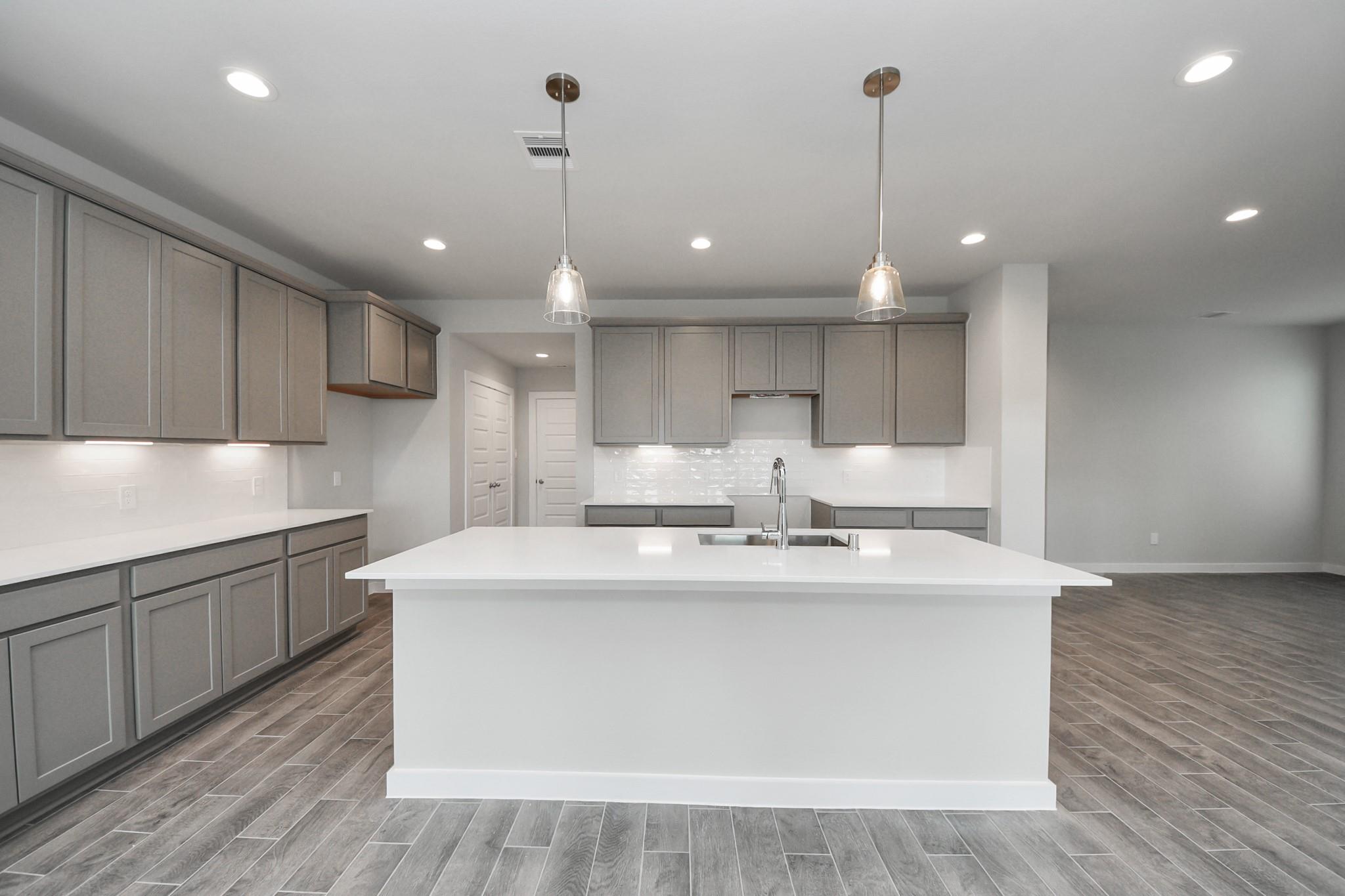 2106 Della Lakes Court