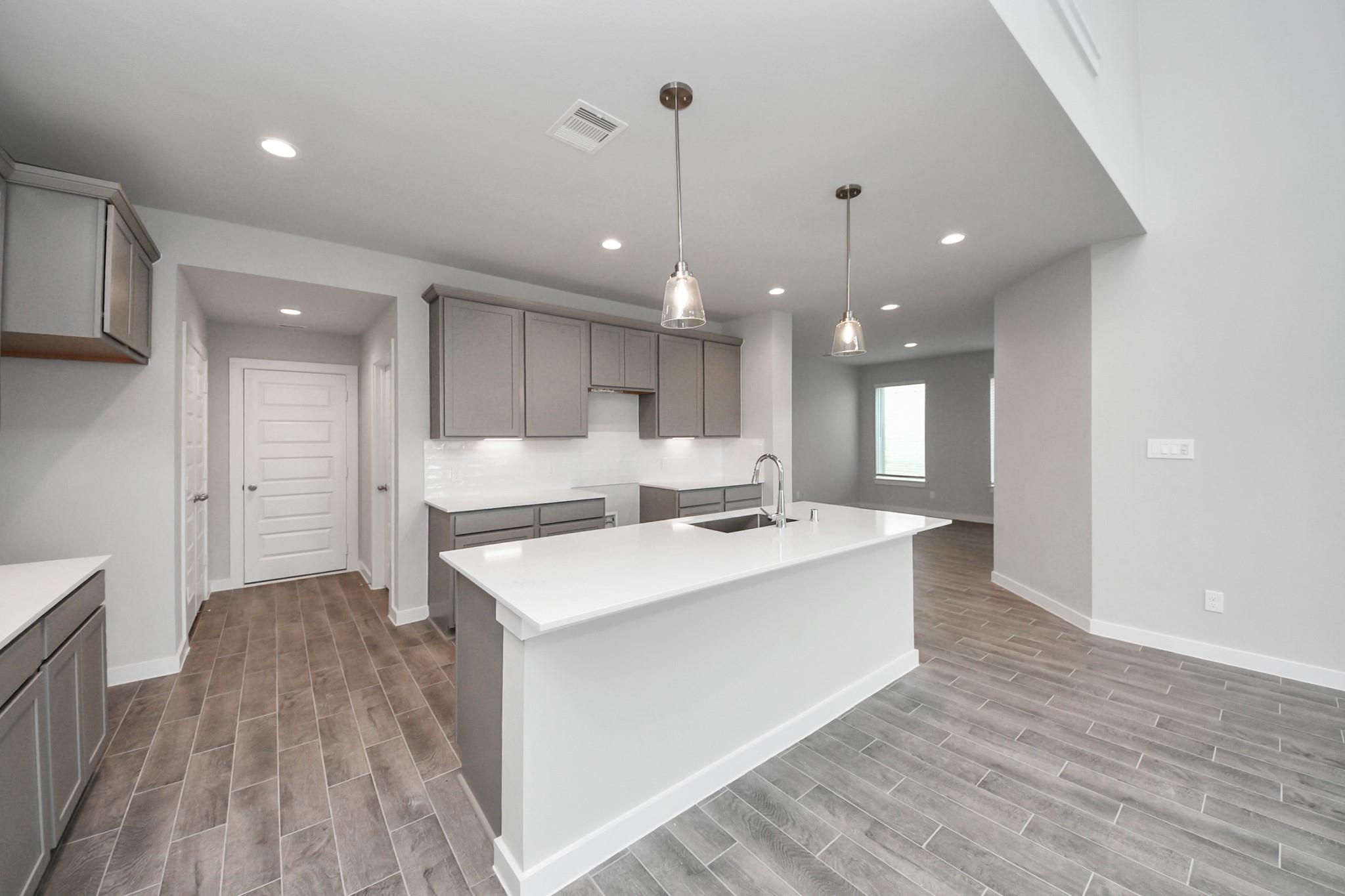 2106 Della Lakes Court