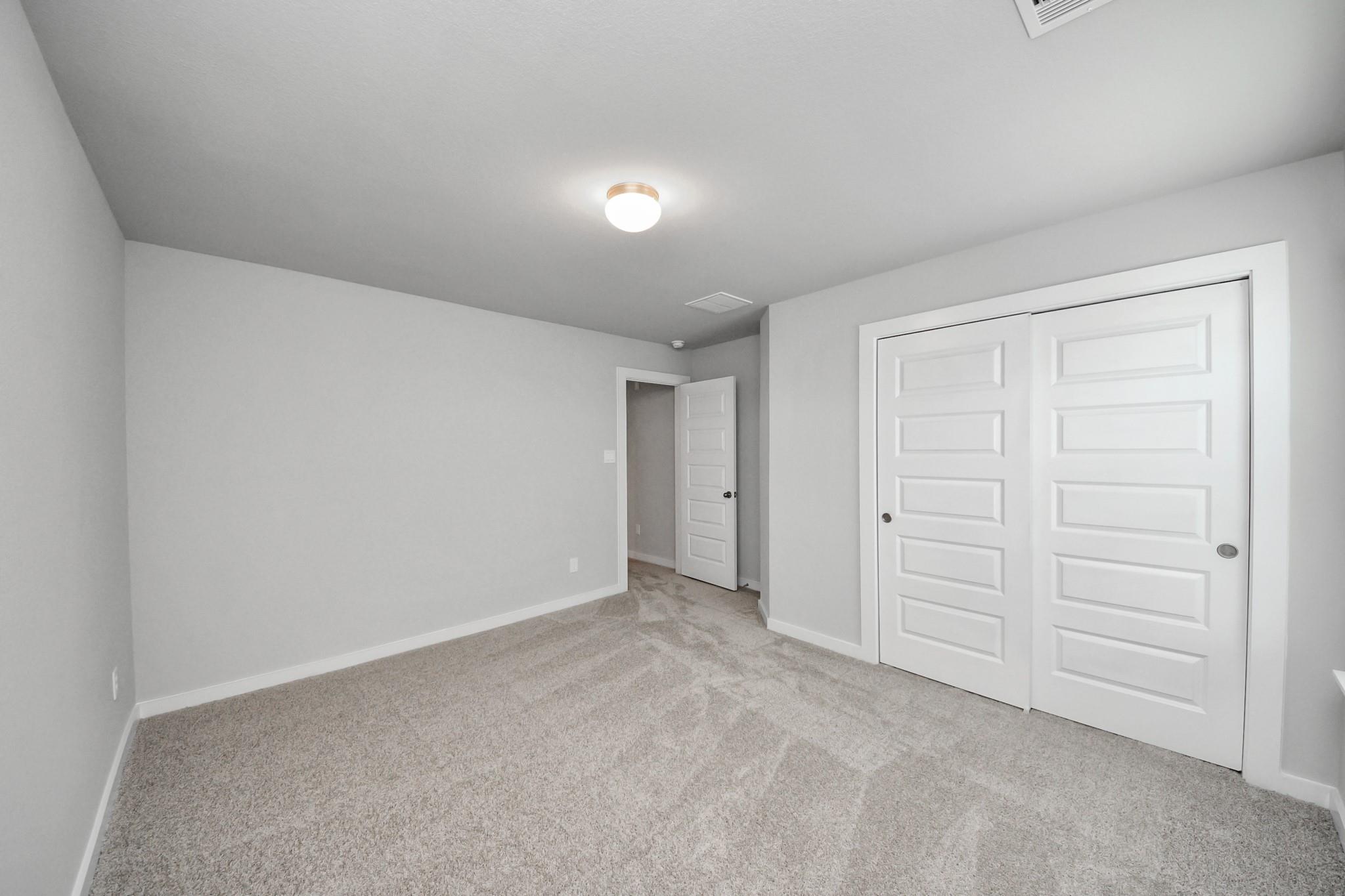 2106 Della Lakes Court