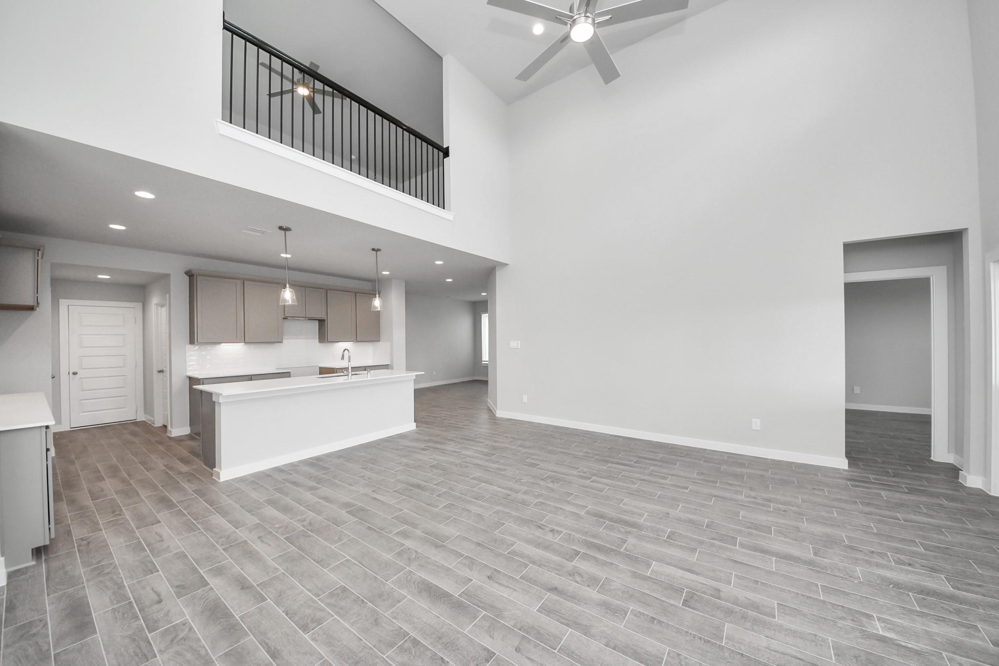 2106 Della Lakes Court