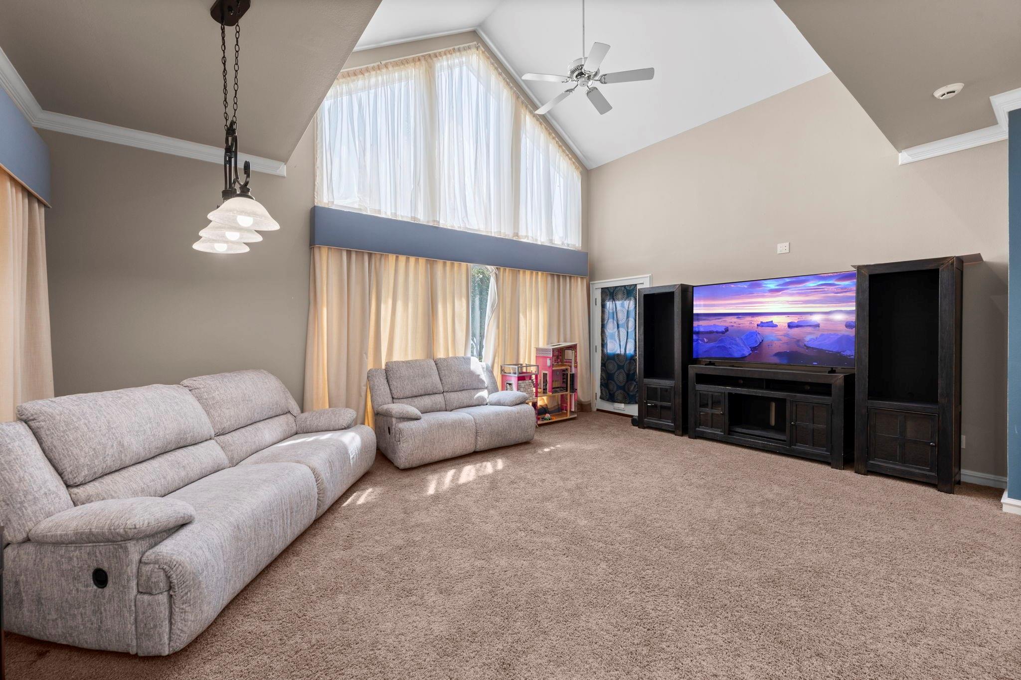 40 La Jolla Circle
