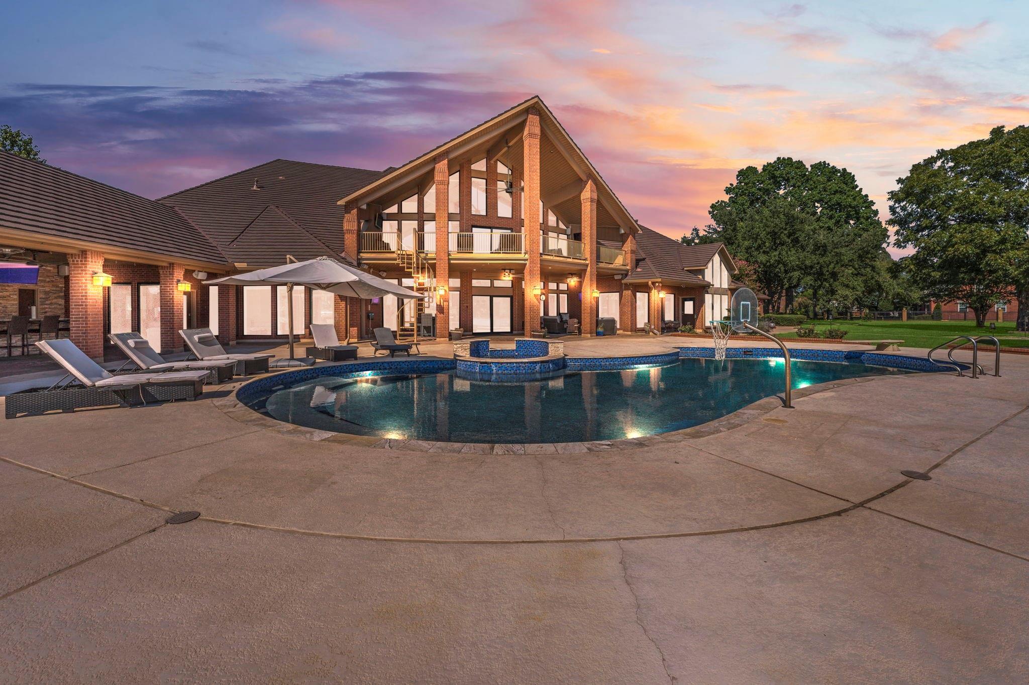 40 La Jolla Circle
