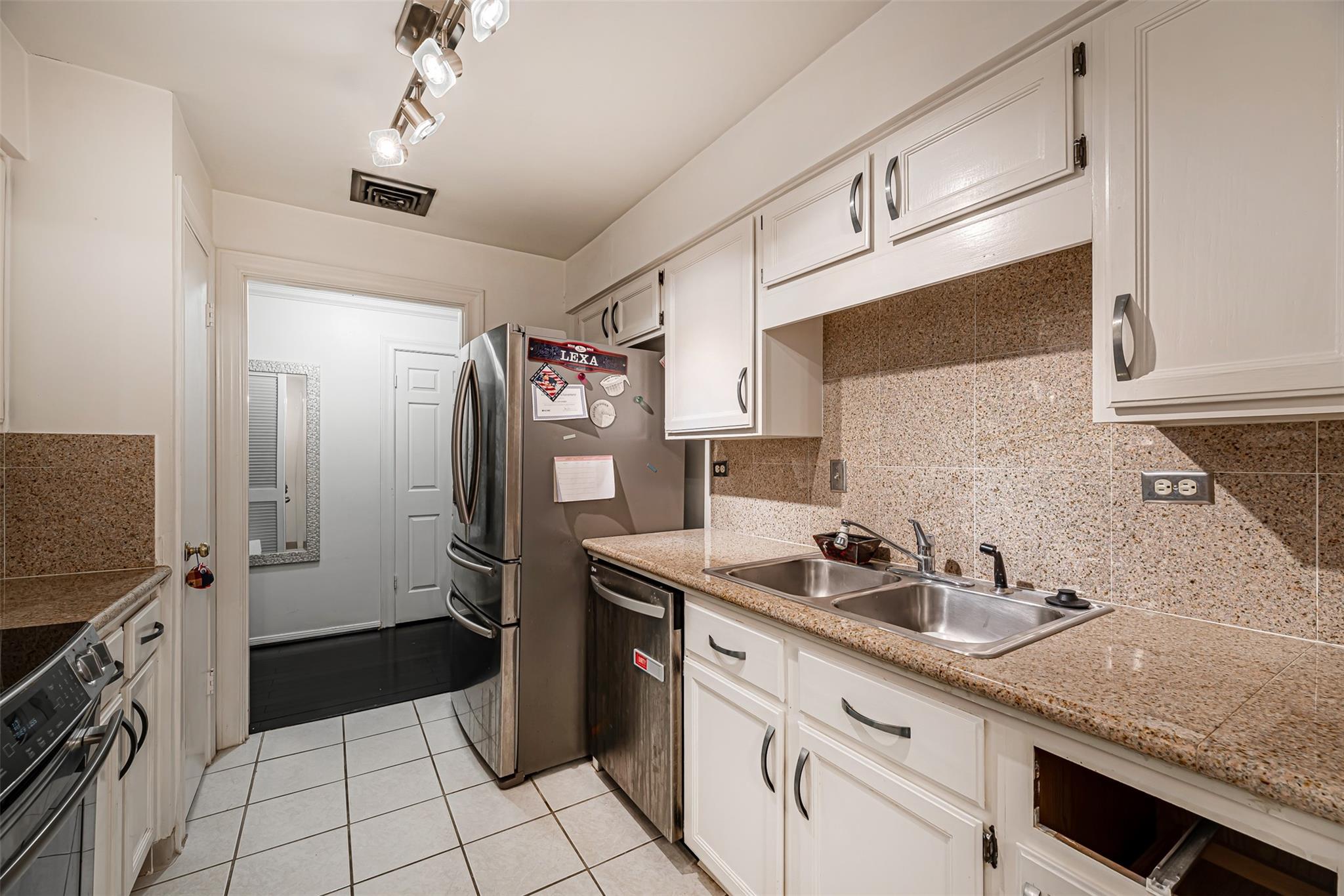 661 Bering Drive # 404