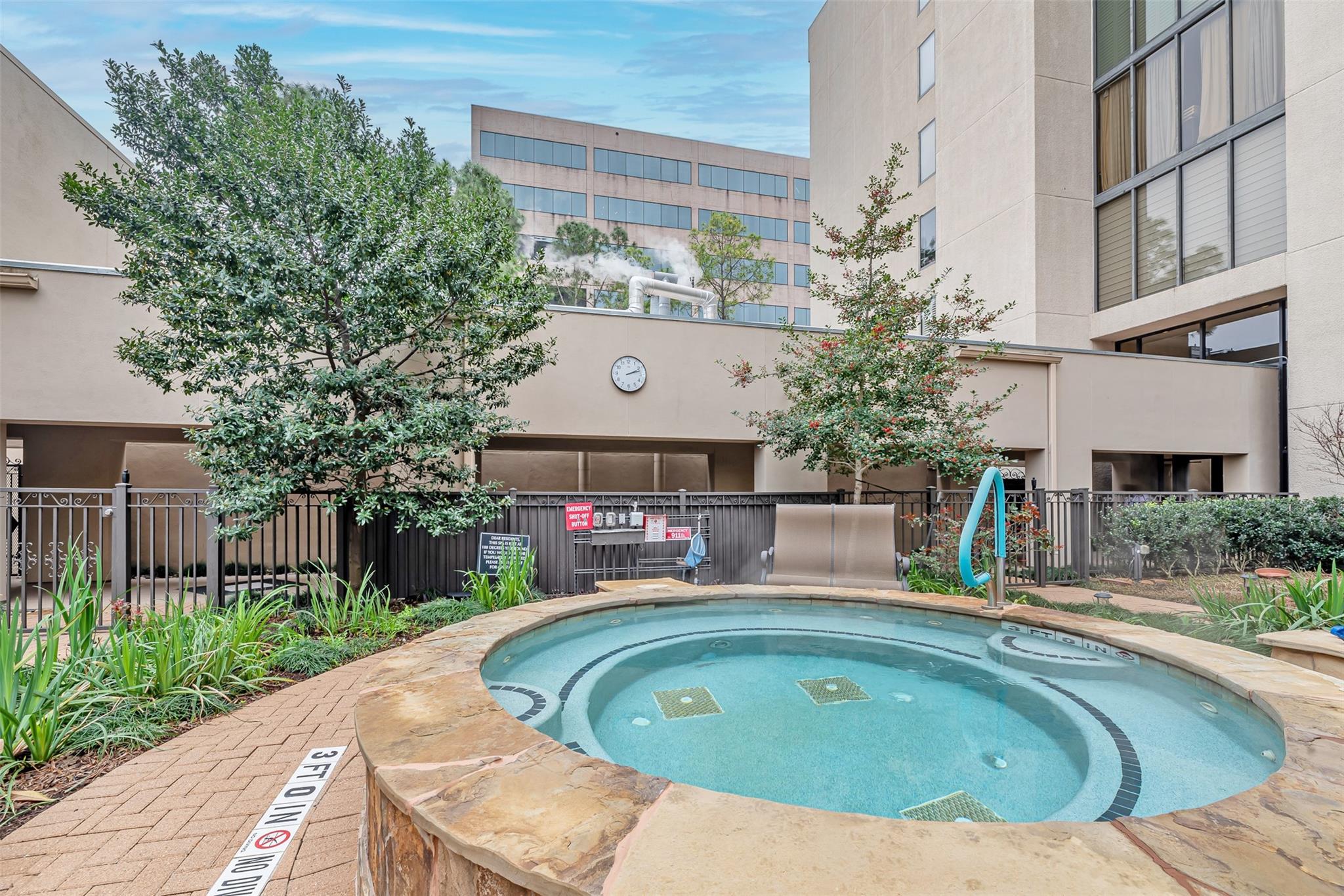 661 Bering Drive # 404
