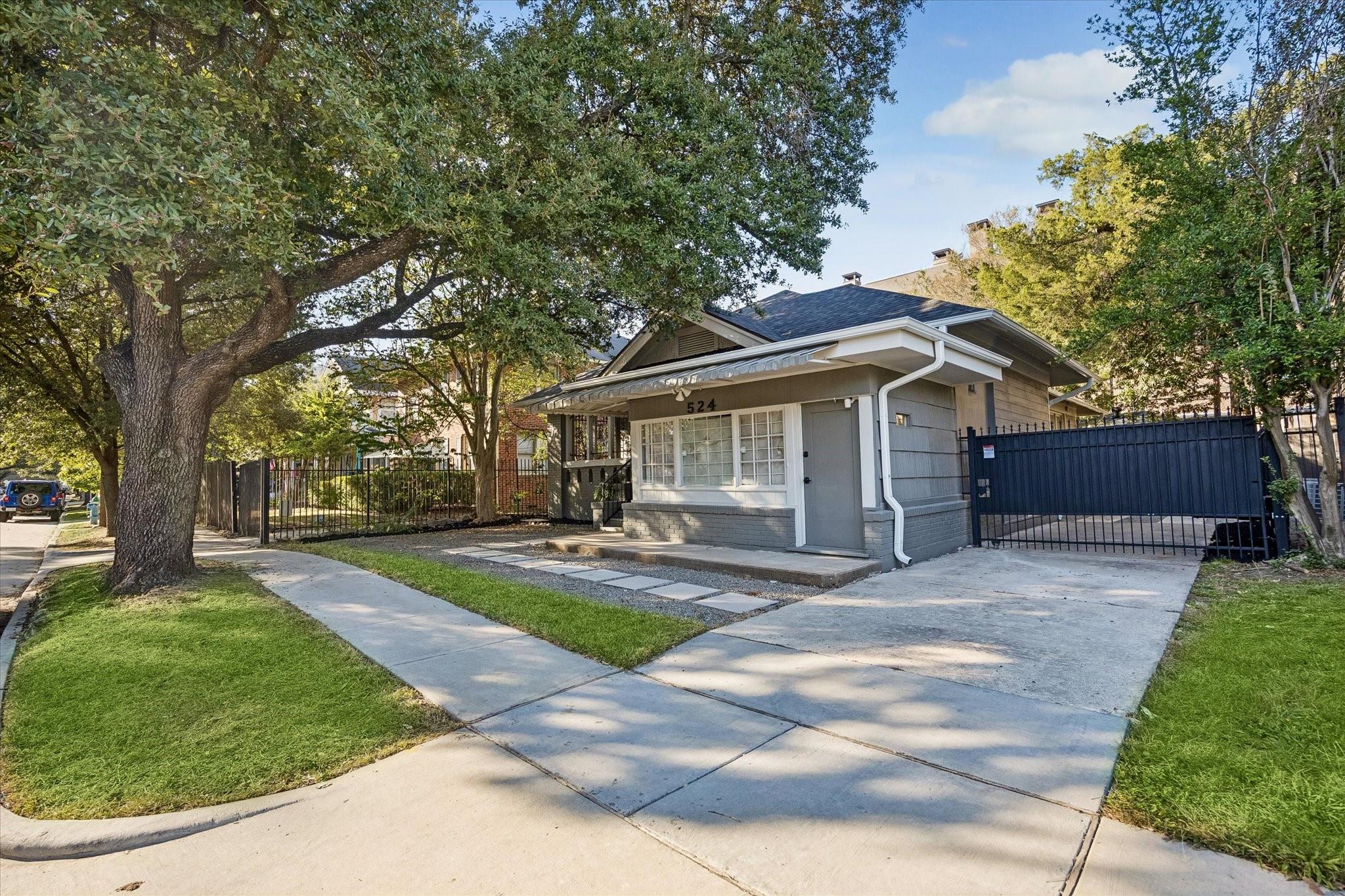 524 Hawthorne Street