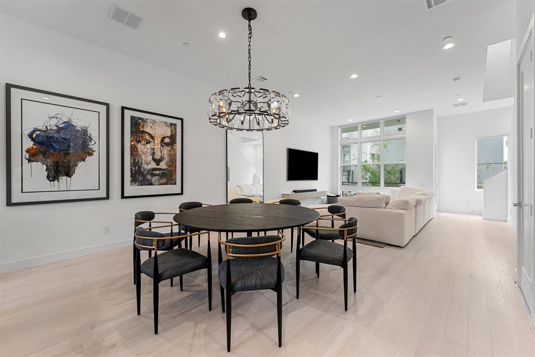 5854 E Post Oak Lane