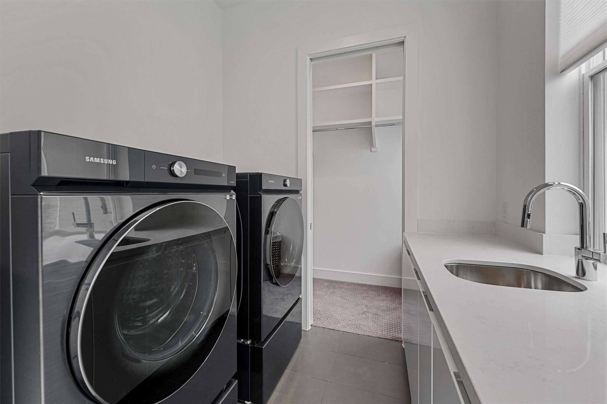 5854 E Post Oak Lane