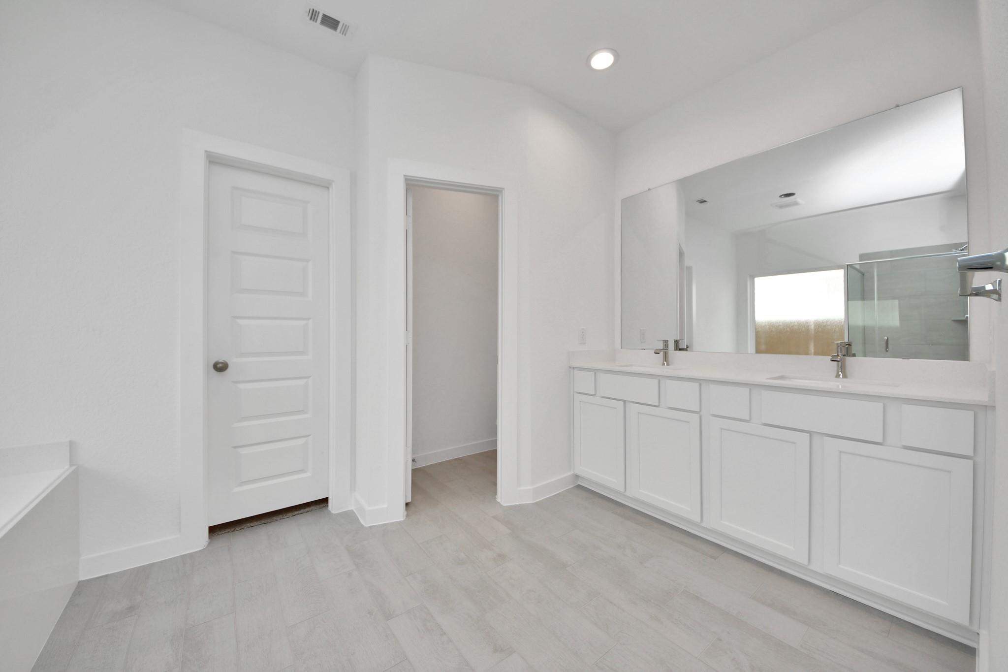 3077 Spoolwood Trail