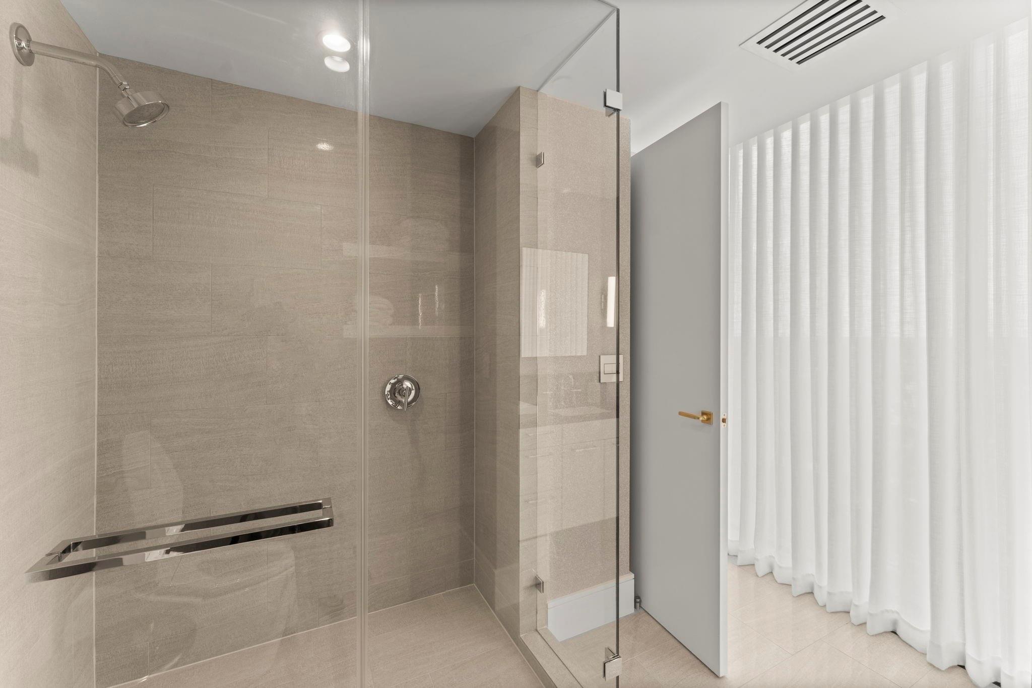 3433 Westheimer Road # 1005