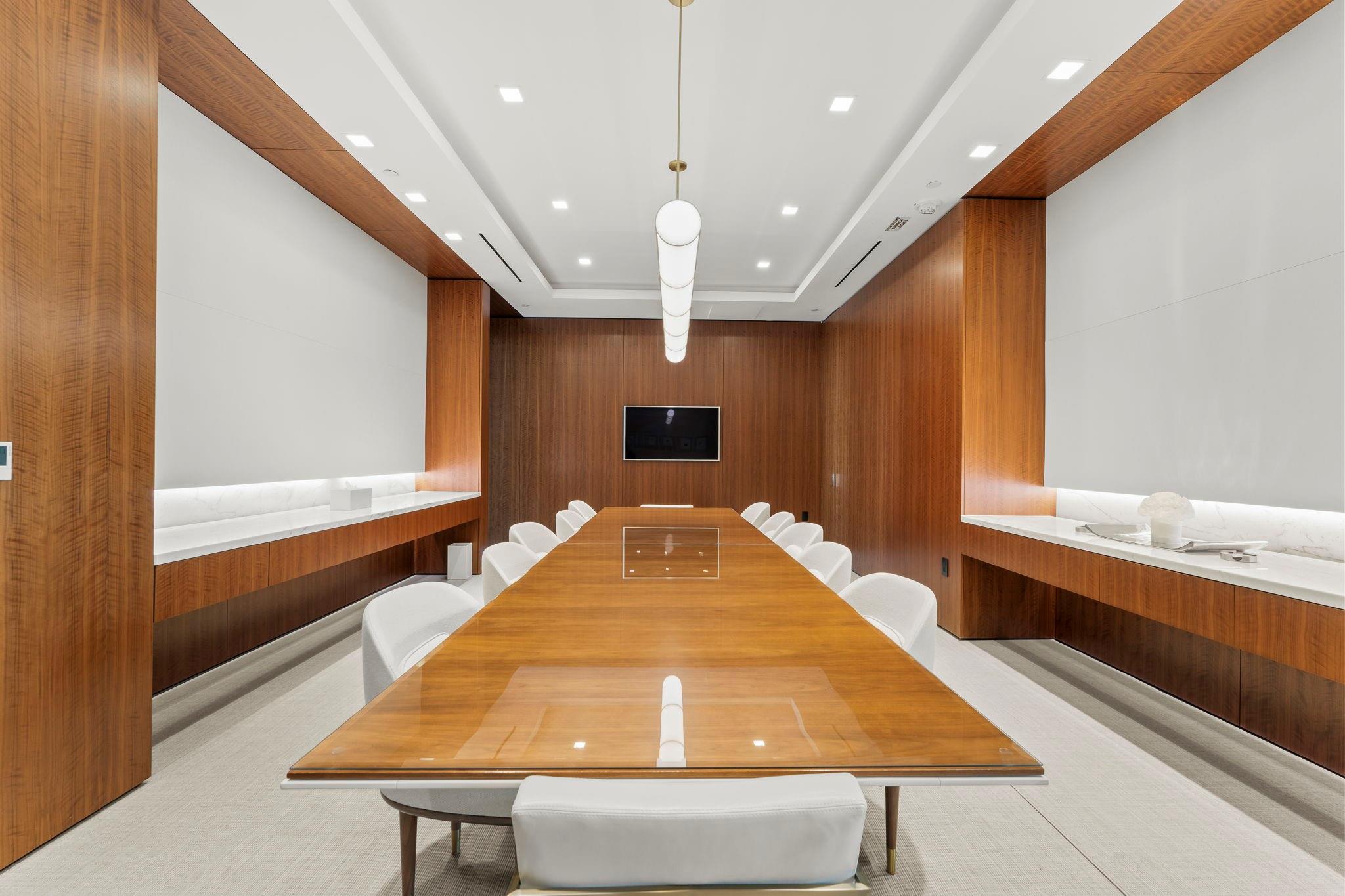 3433 Westheimer Road # 1005