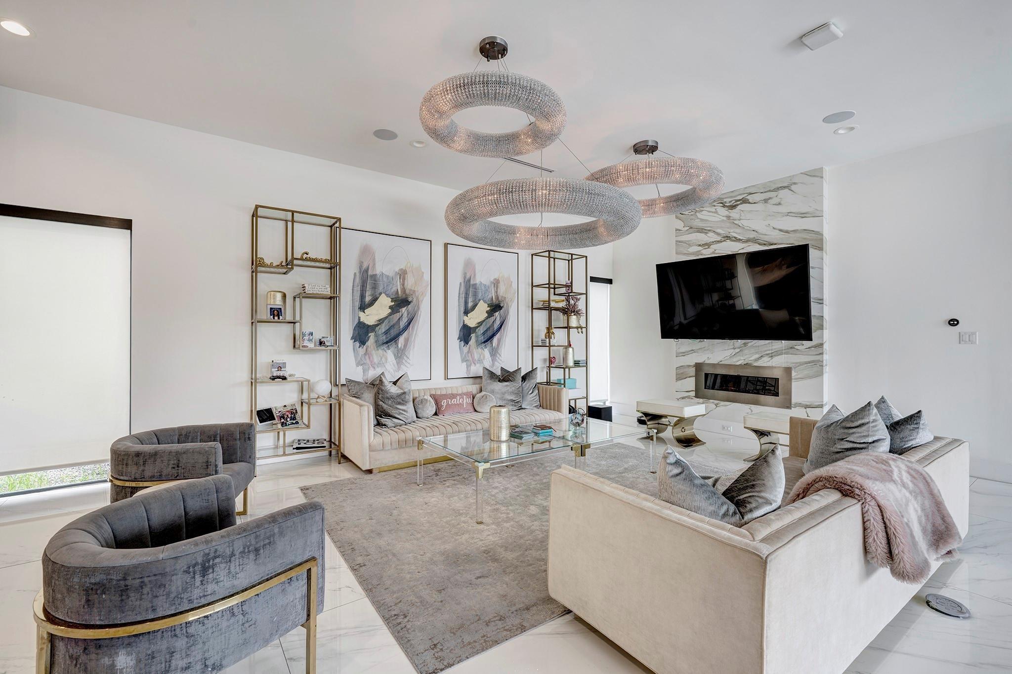 4028 Chatham Lane
