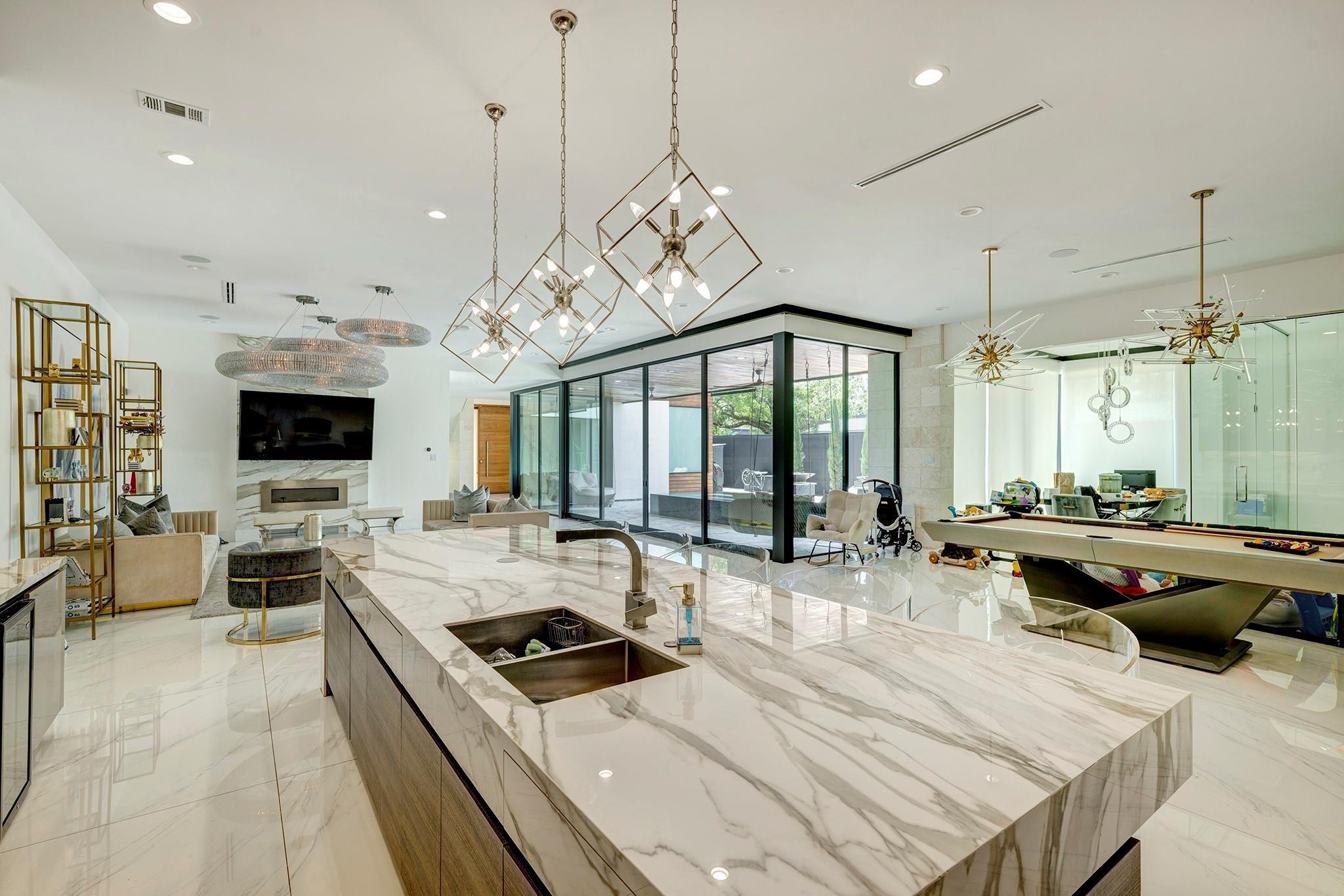 4028 Chatham Lane