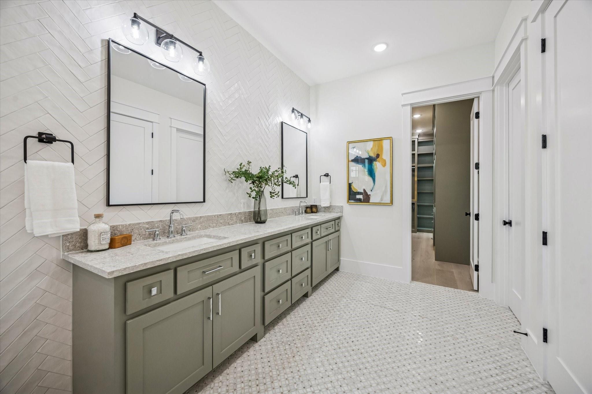 431 W 30th Street