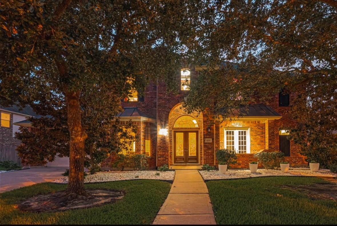 8707 Crossriver Lane