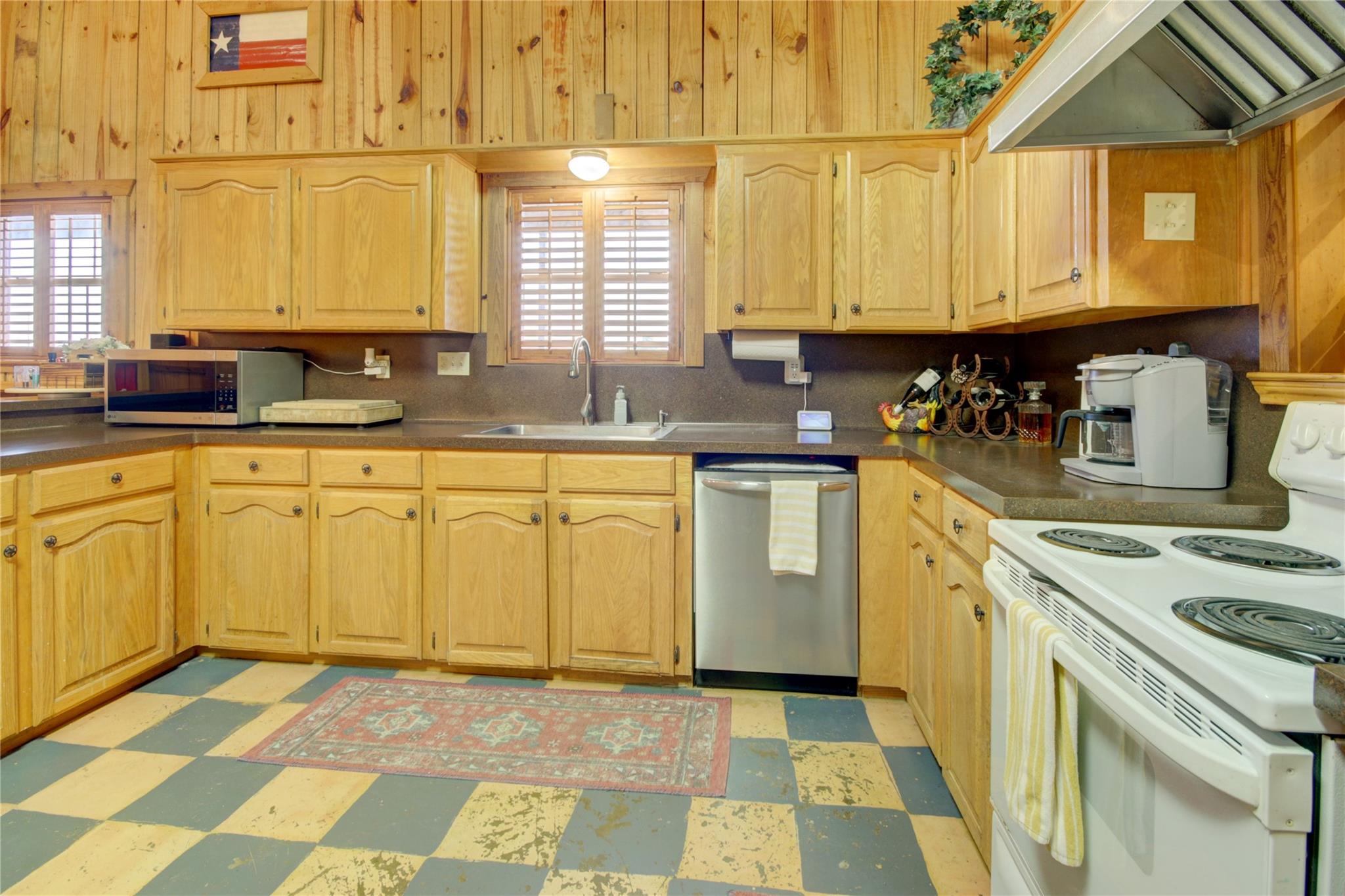 5829 County Road 18