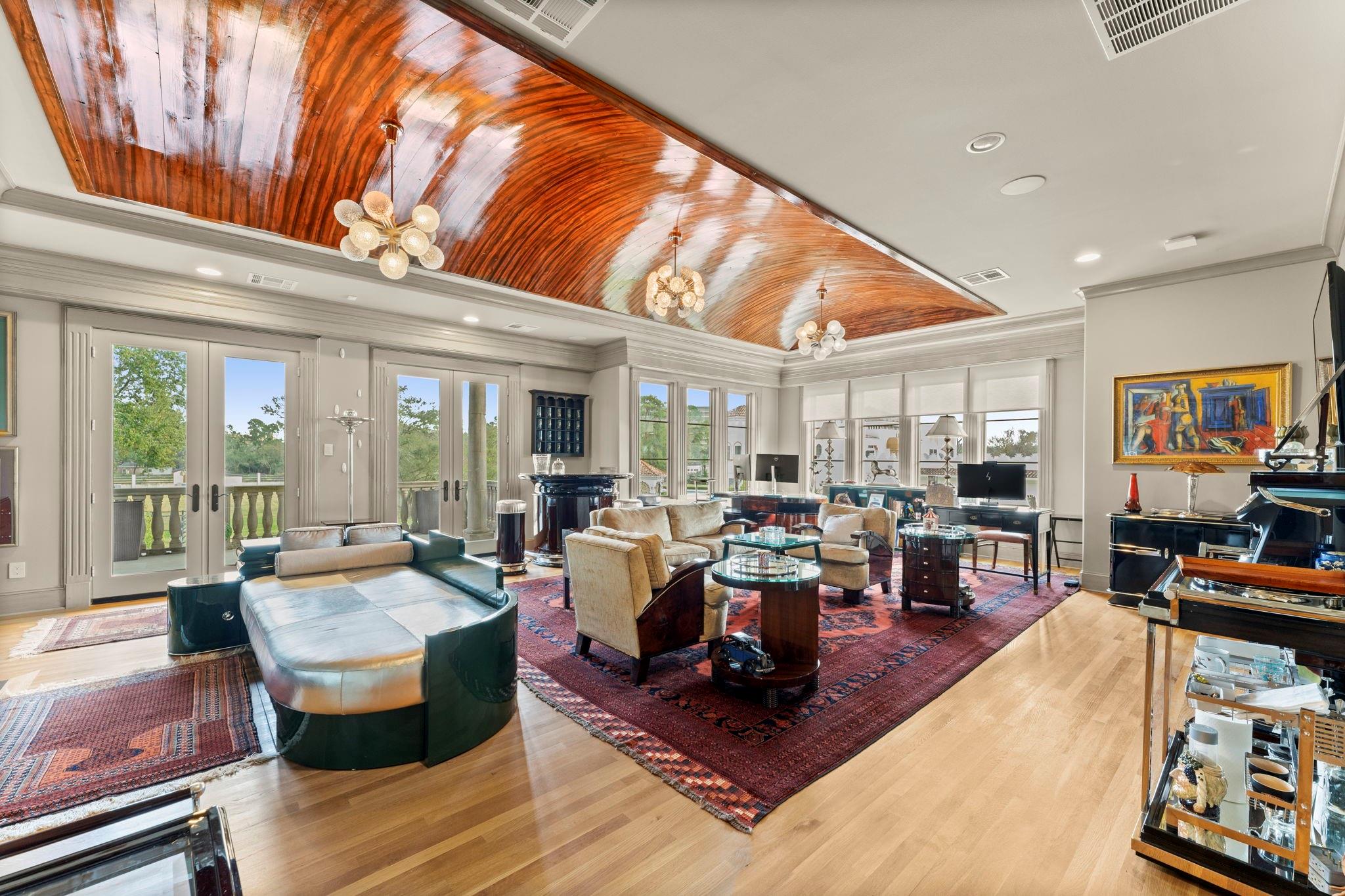 6 W Rivercrest Drive