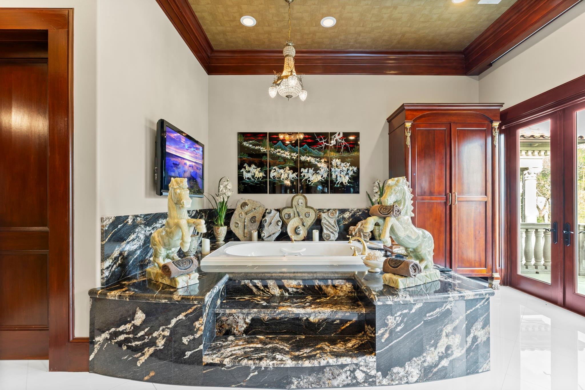 6 W Rivercrest Drive