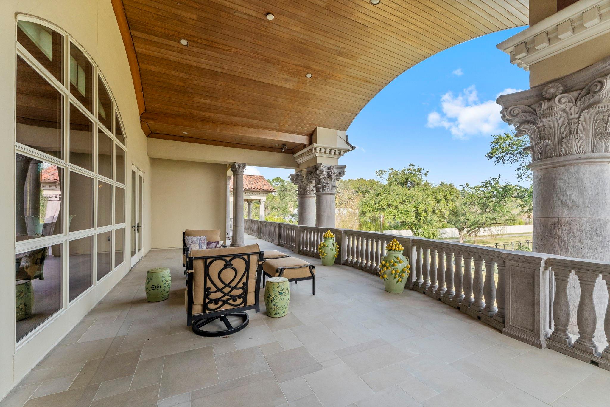 6 W Rivercrest Drive