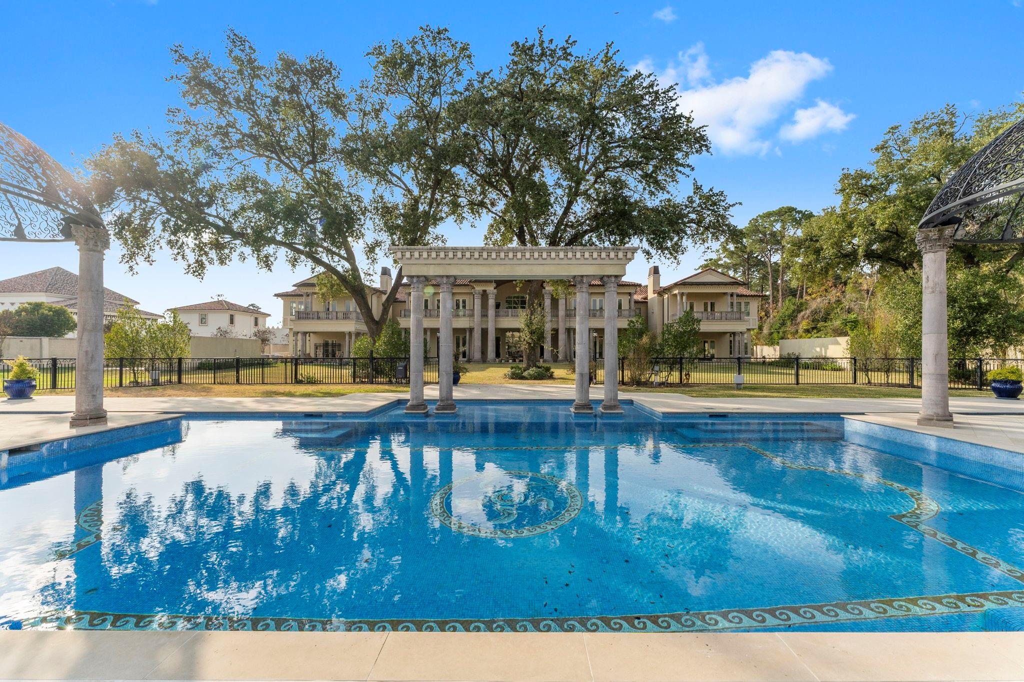 6 W Rivercrest Drive