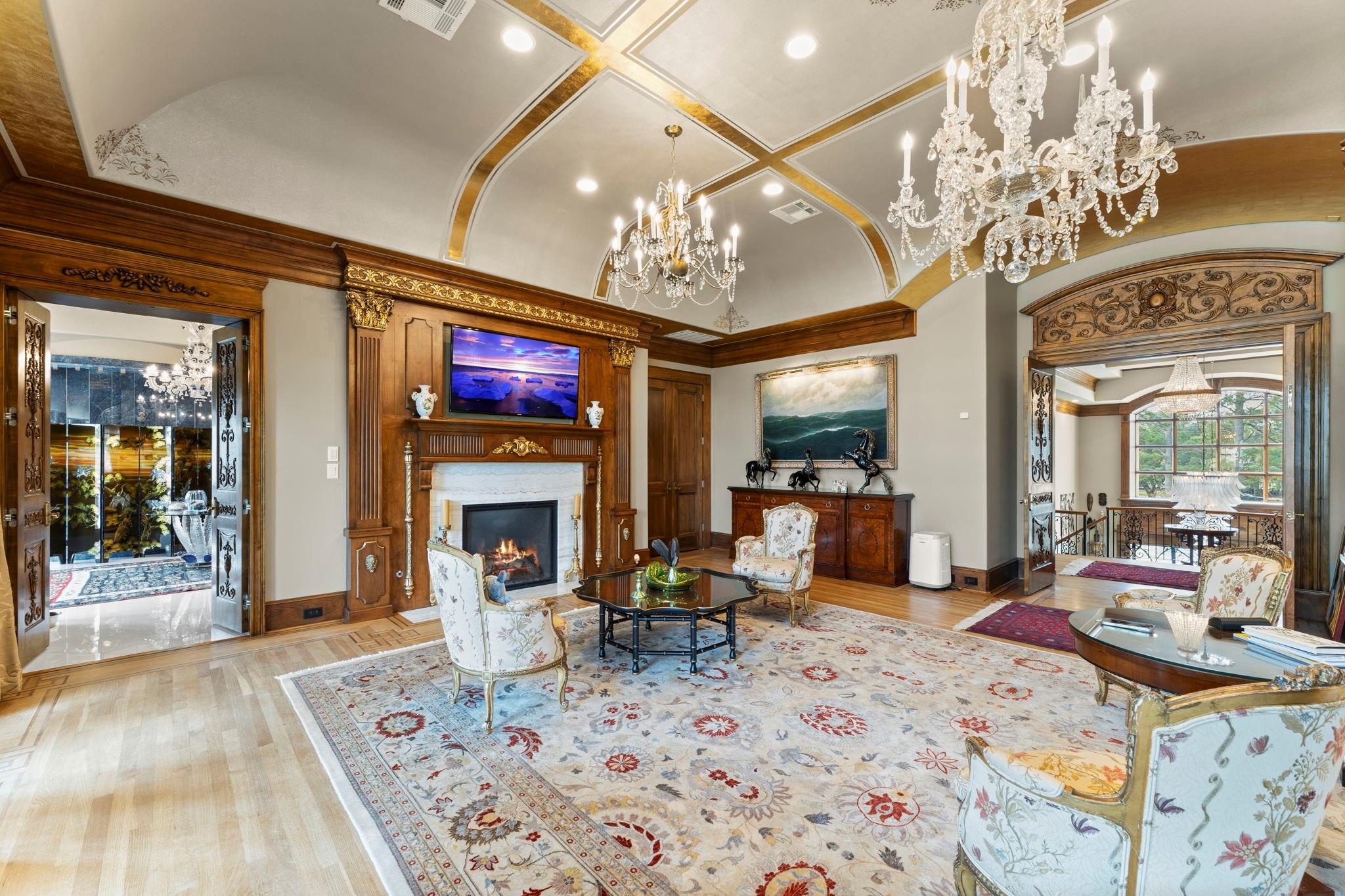 6 W Rivercrest Drive