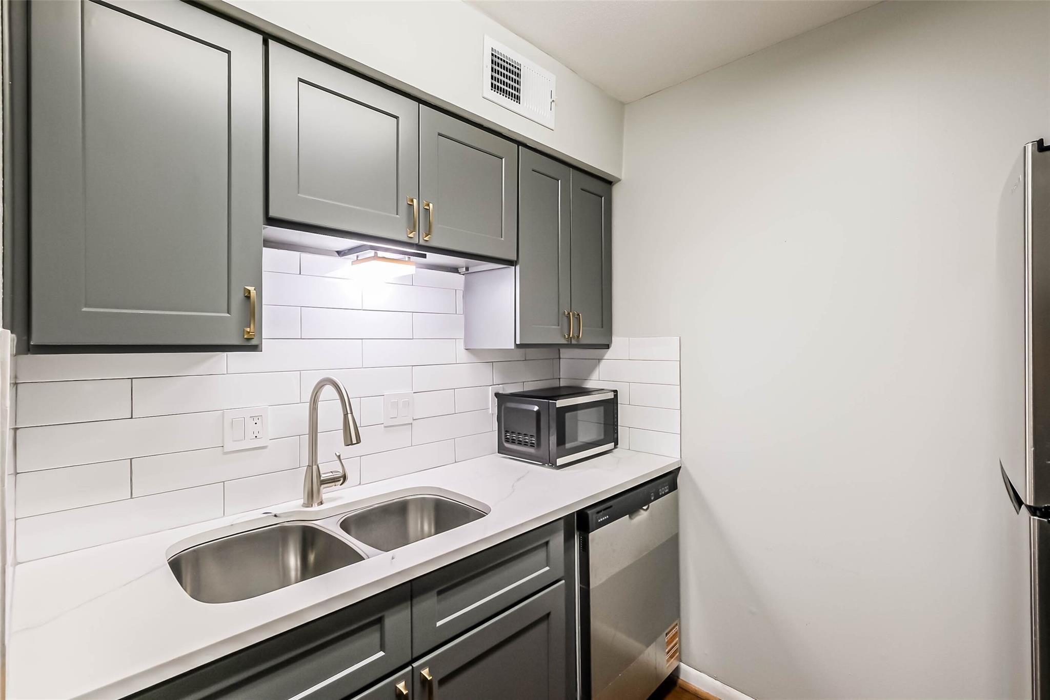 7575 Katy Freeway # 101