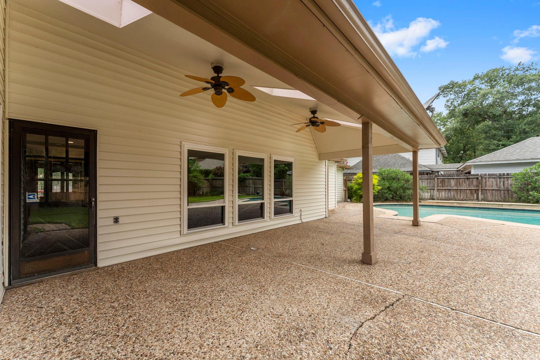 17014 Hill View Lane