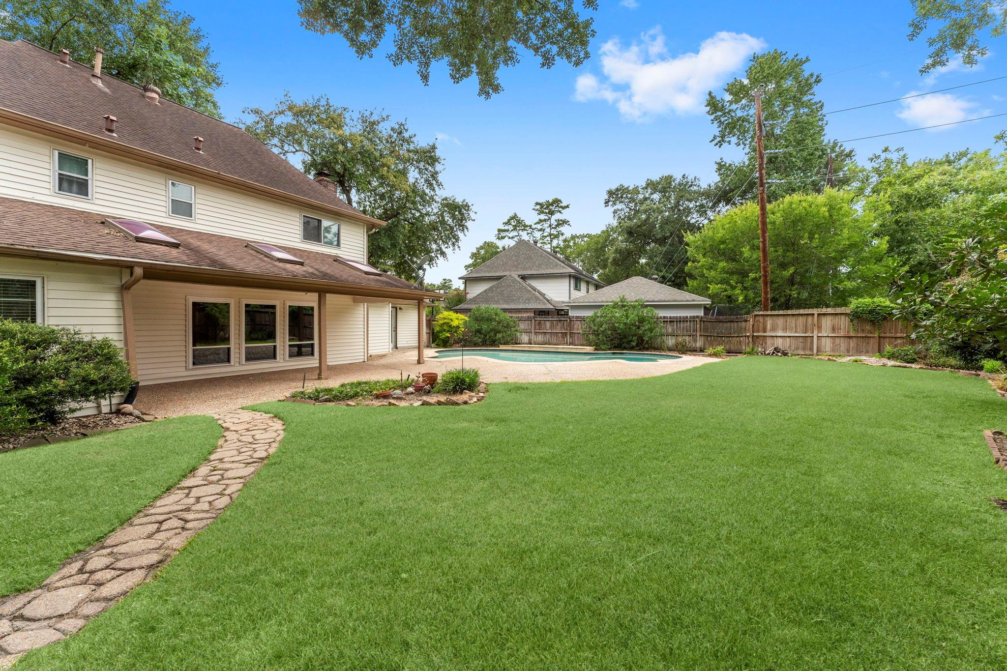 17014 Hill View Lane