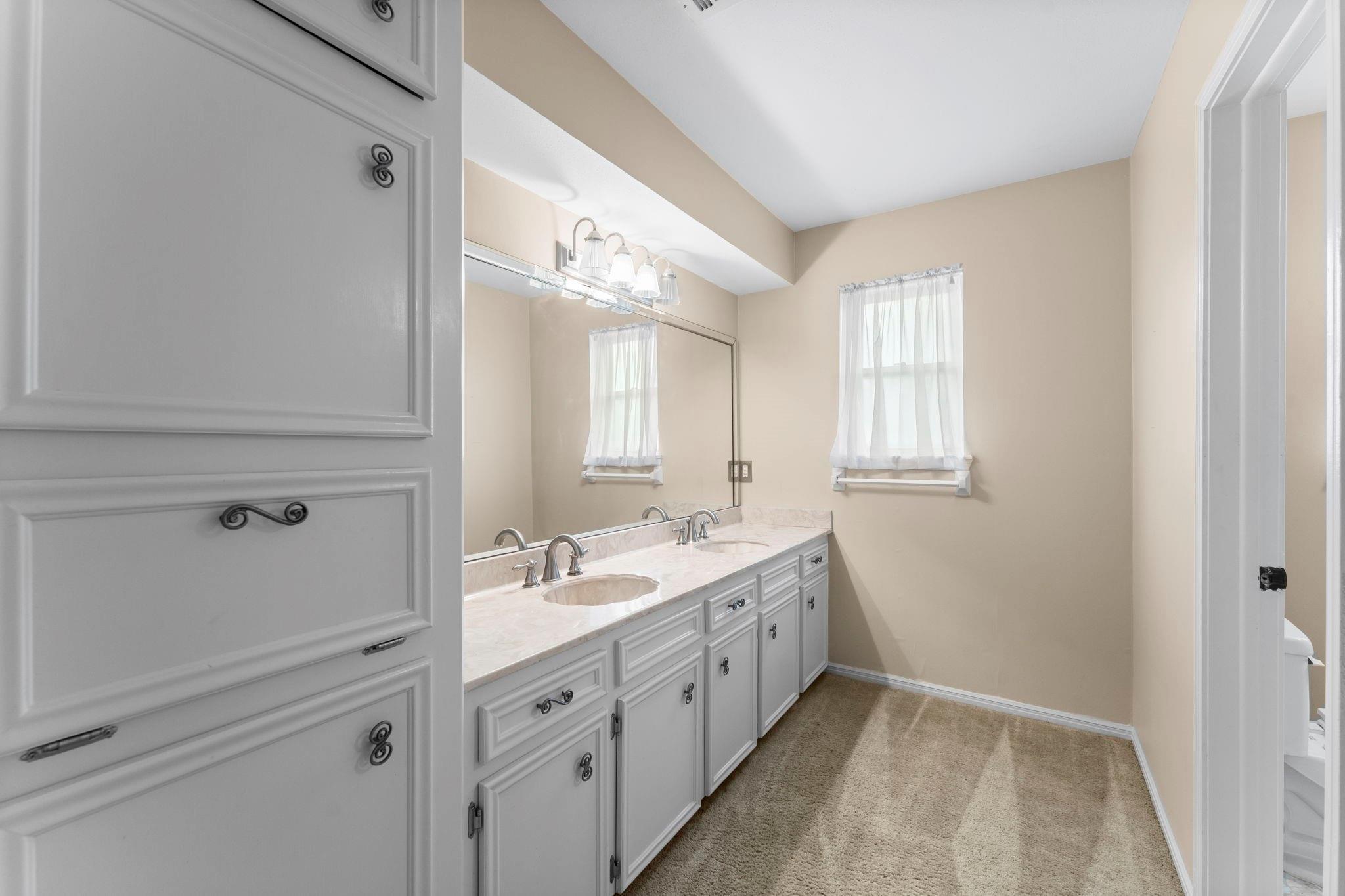 17014 Hill View Lane