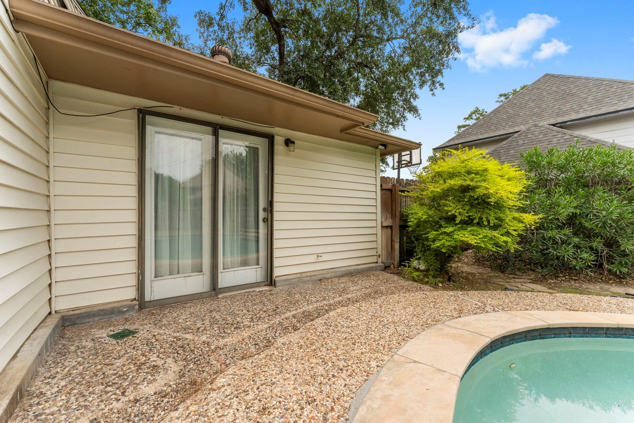 17014 Hill View Lane