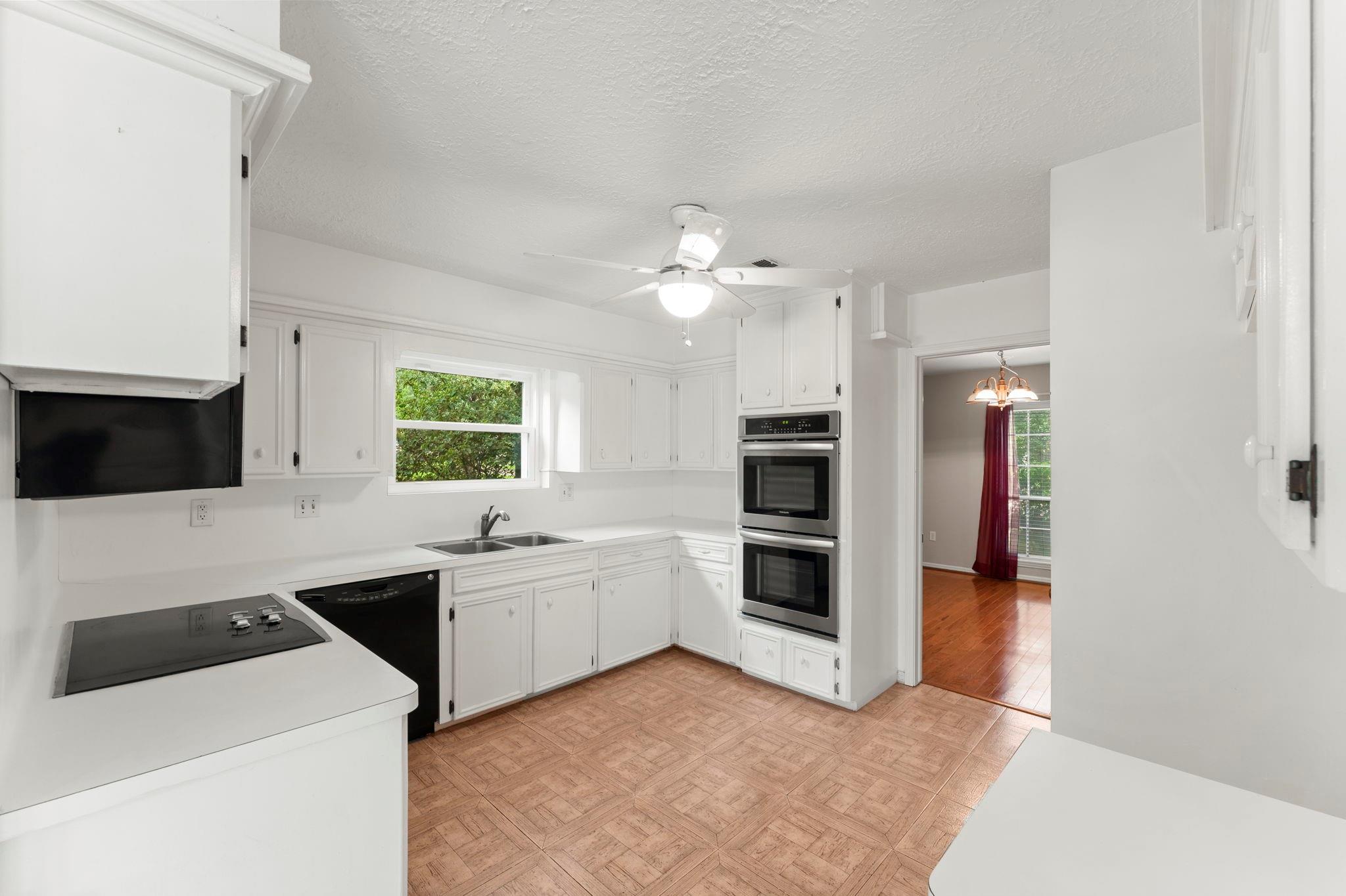 17014 Hill View Lane