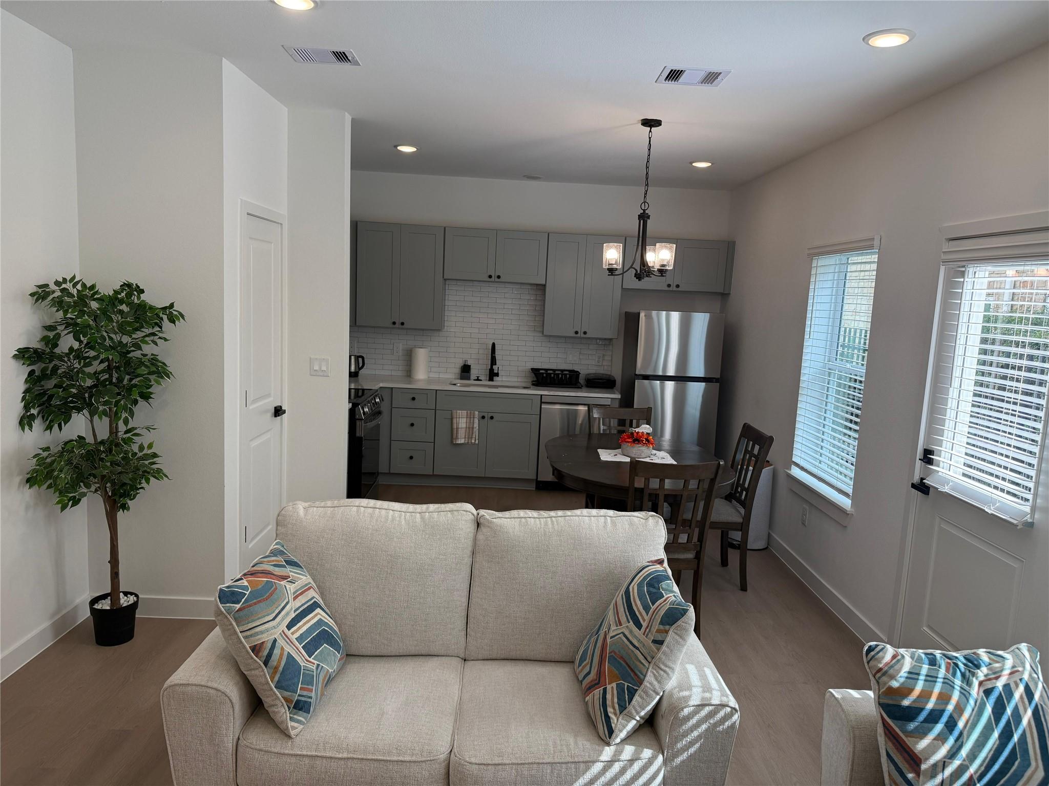 11621 Waldemar Drive