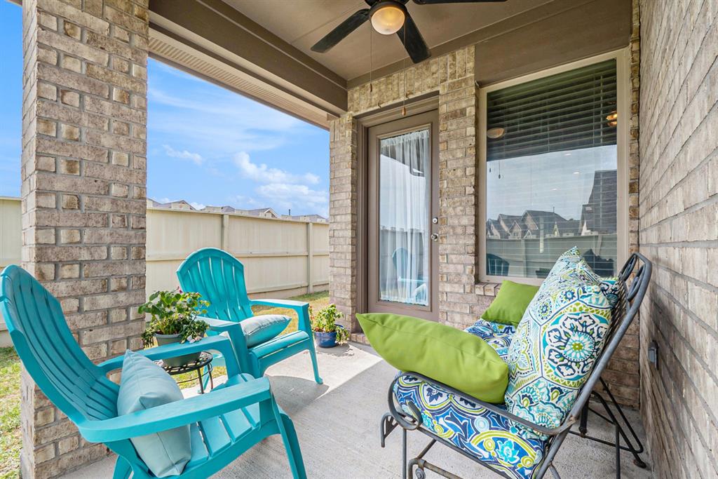 9521 Mountain Maple Place
