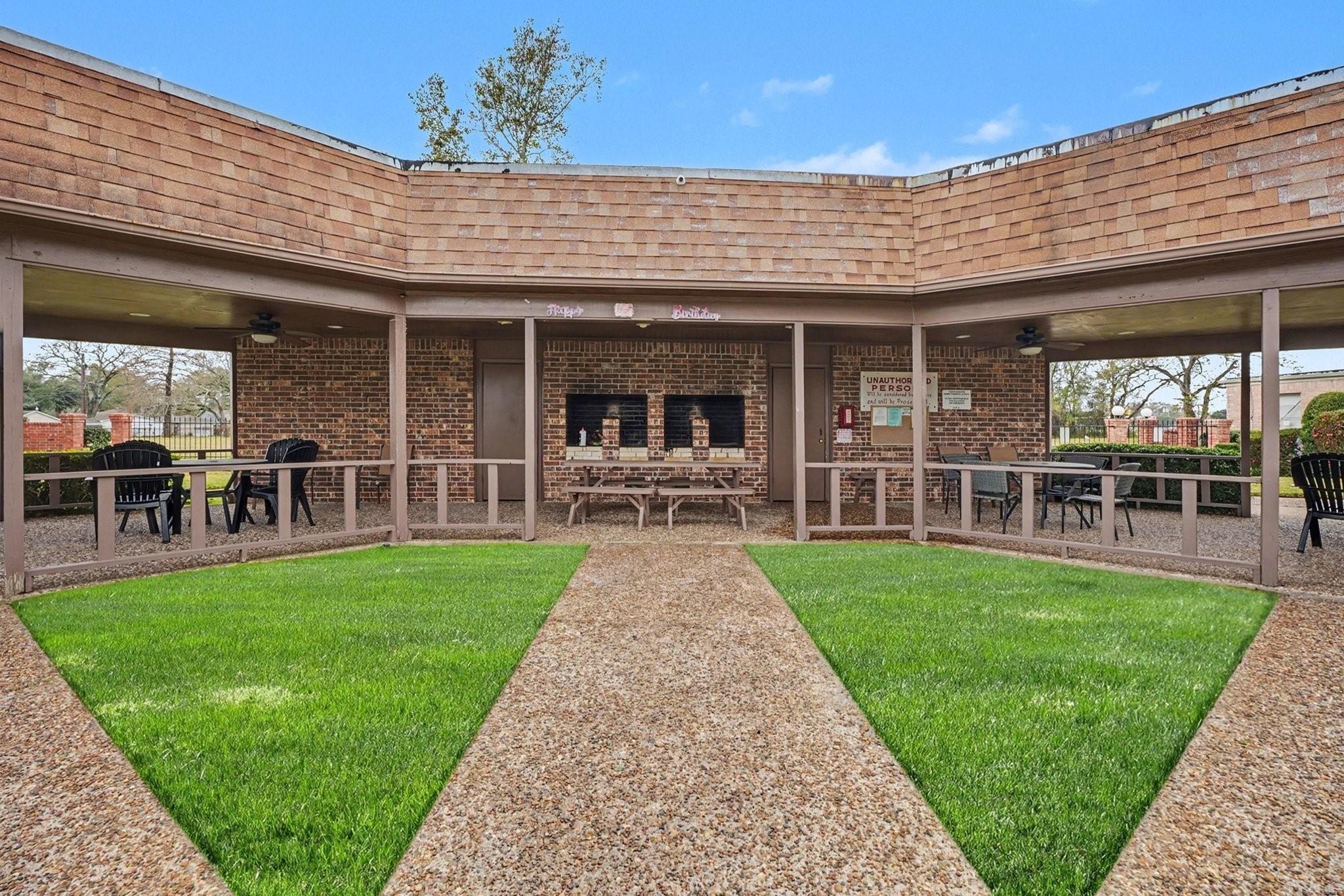 1318 Ward Road