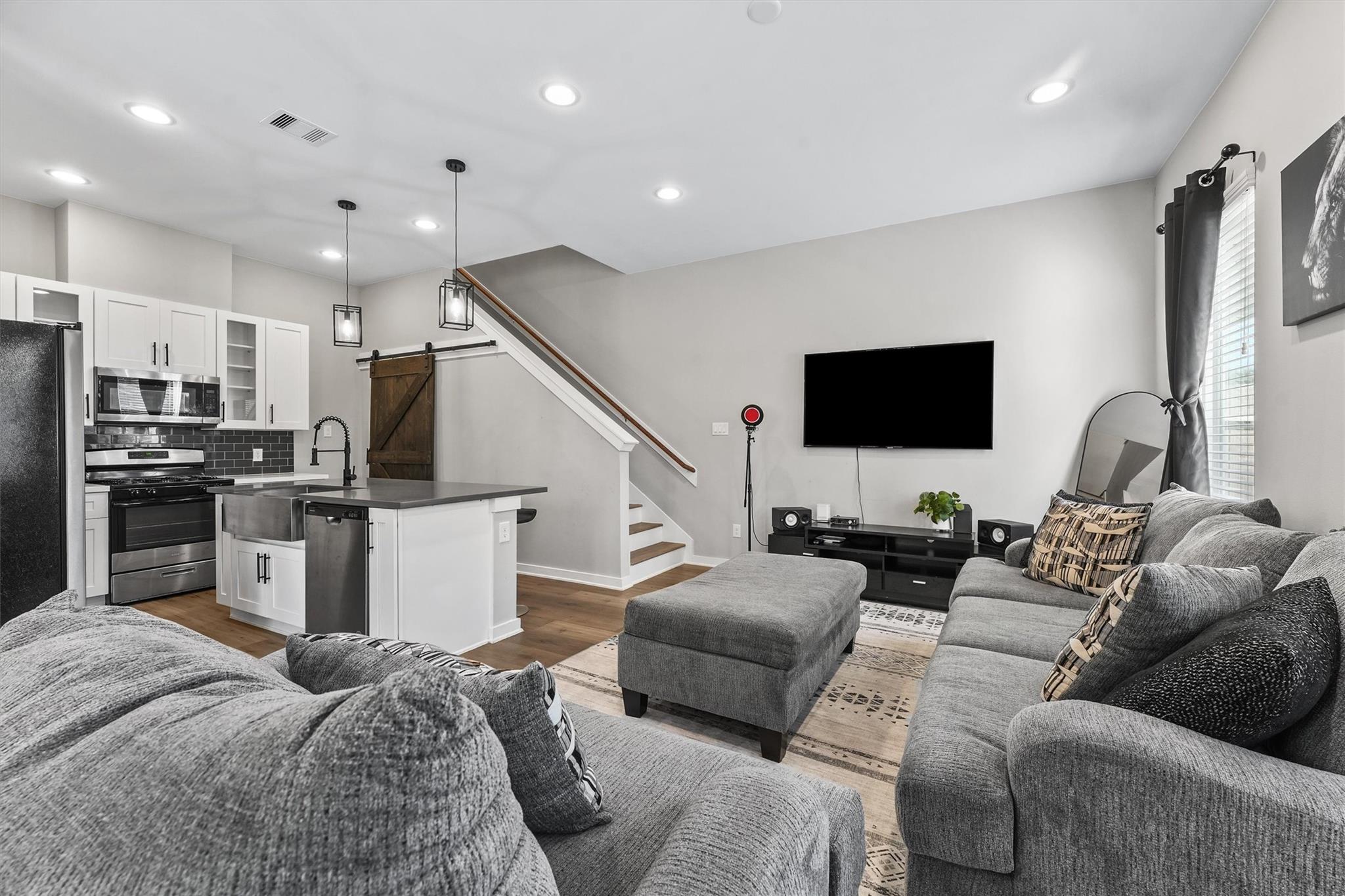 6704 Parker Grove Lane