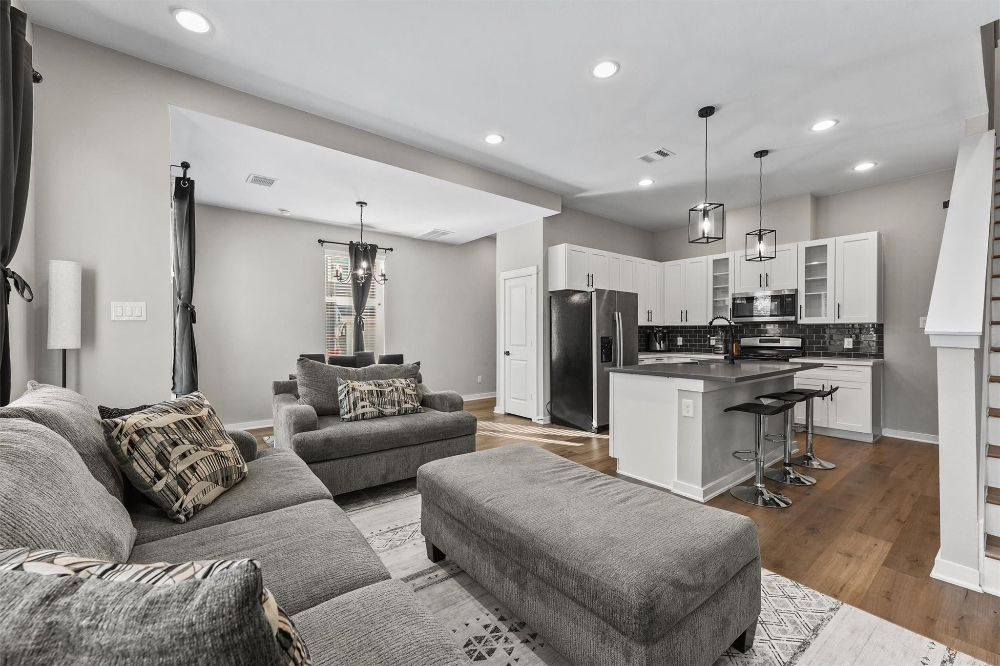 6704 Parker Grove Lane