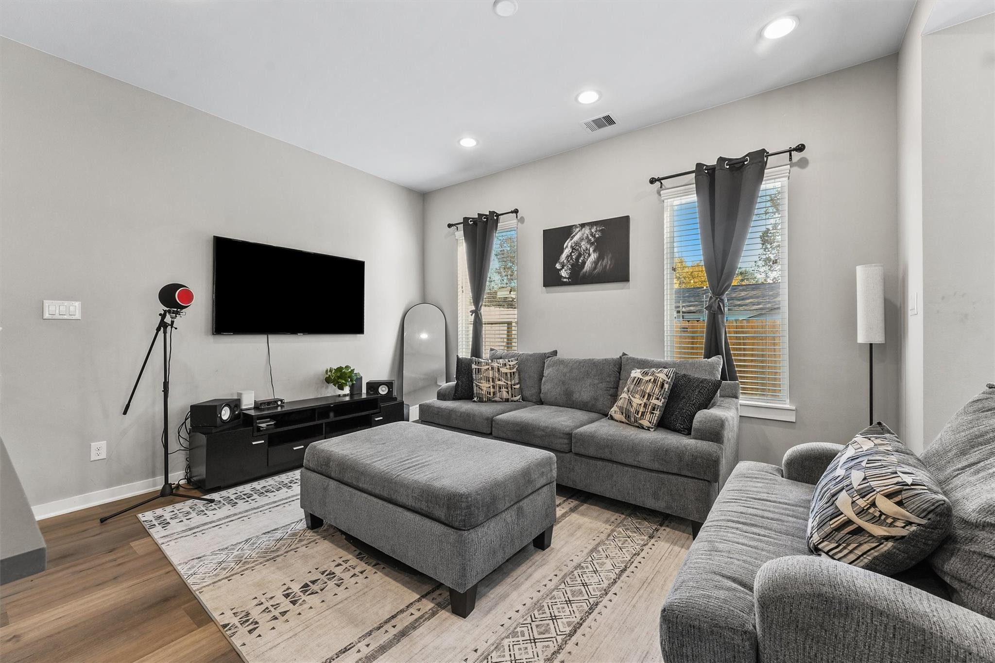 6704 Parker Grove Lane