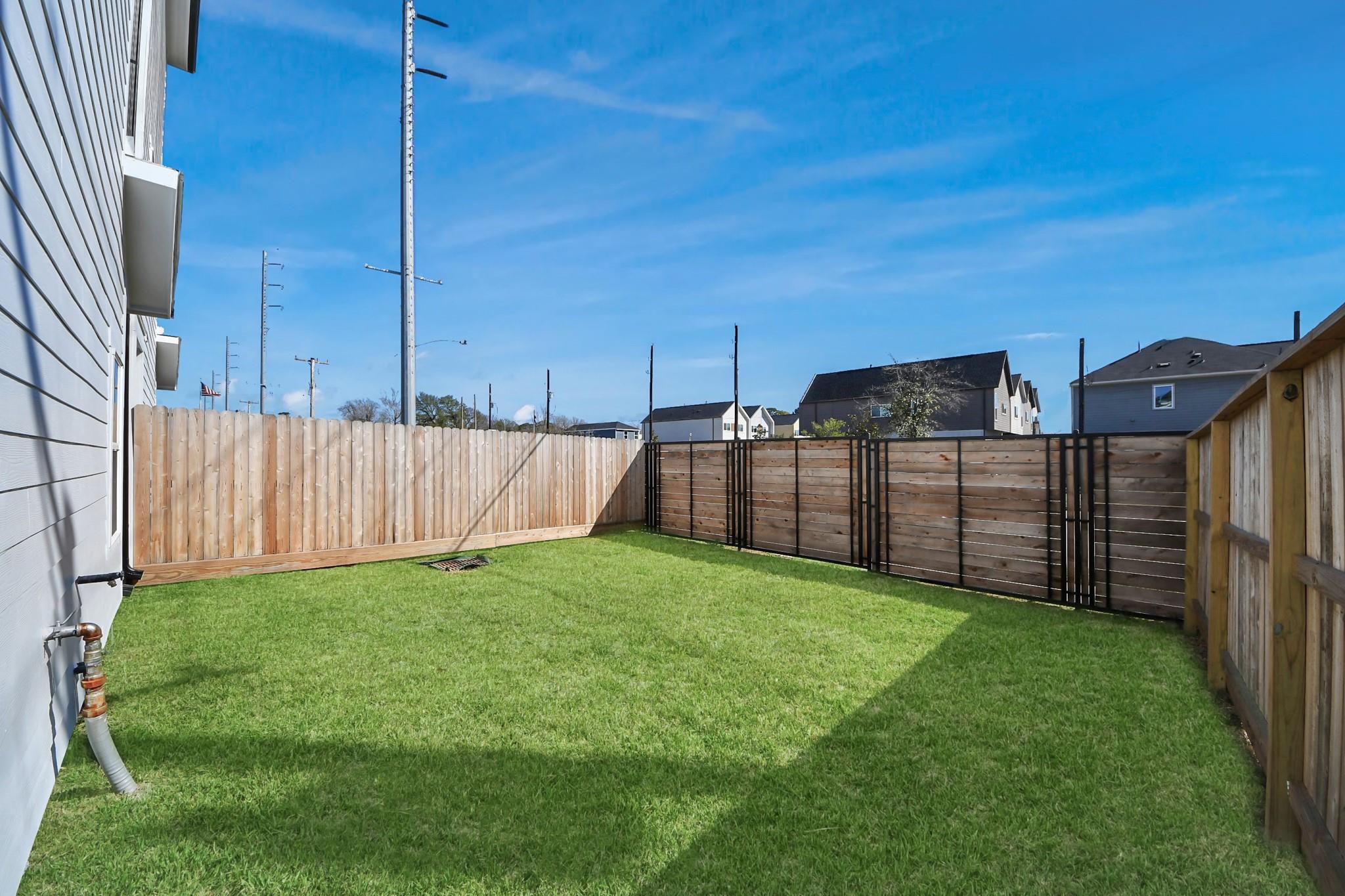 1102 Mansfield Street Unit: E