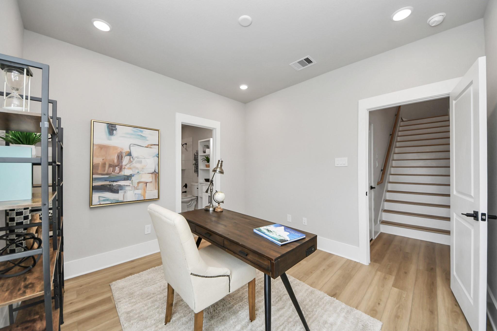 1102 Mansfield Street Unit: E