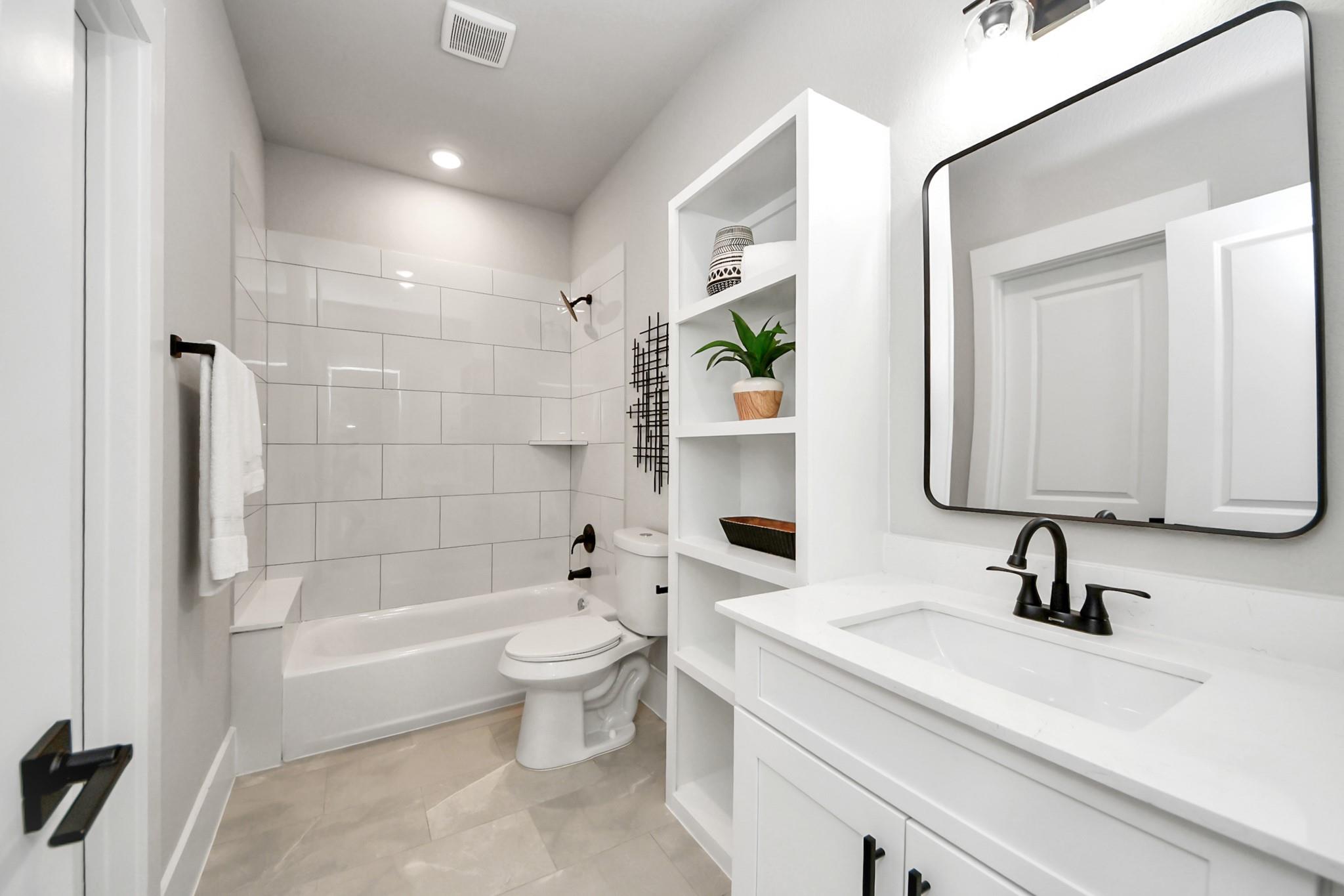 1102 Mansfield Street Unit: E