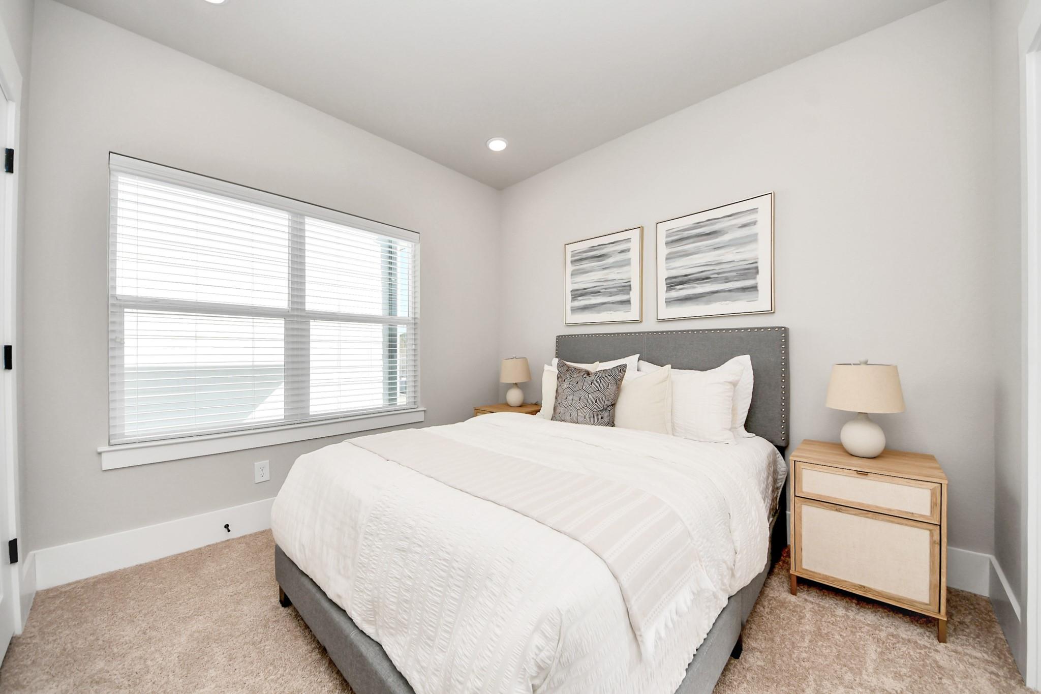 1102 Mansfield Street Unit: E