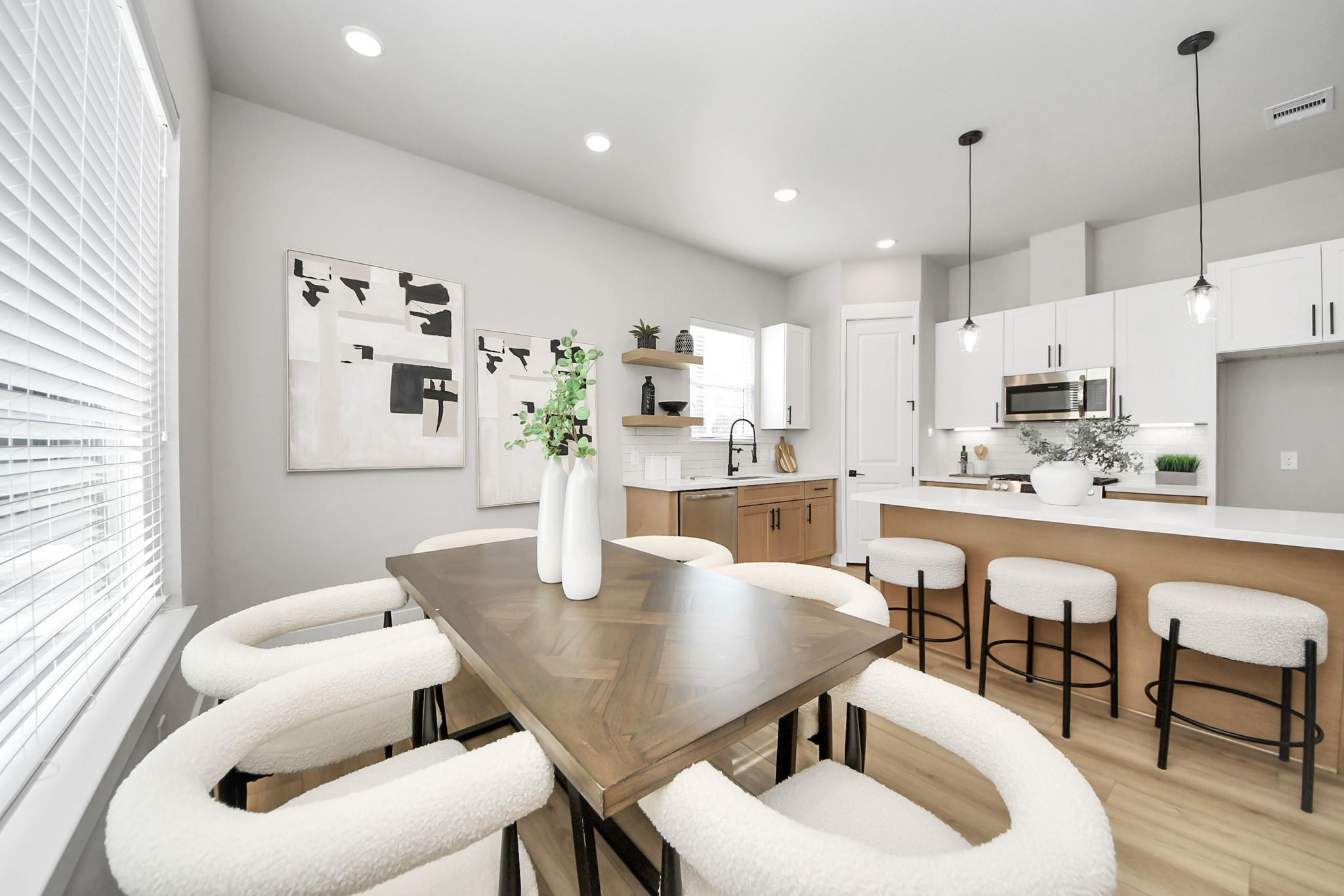 1102 Mansfield Street Unit: E