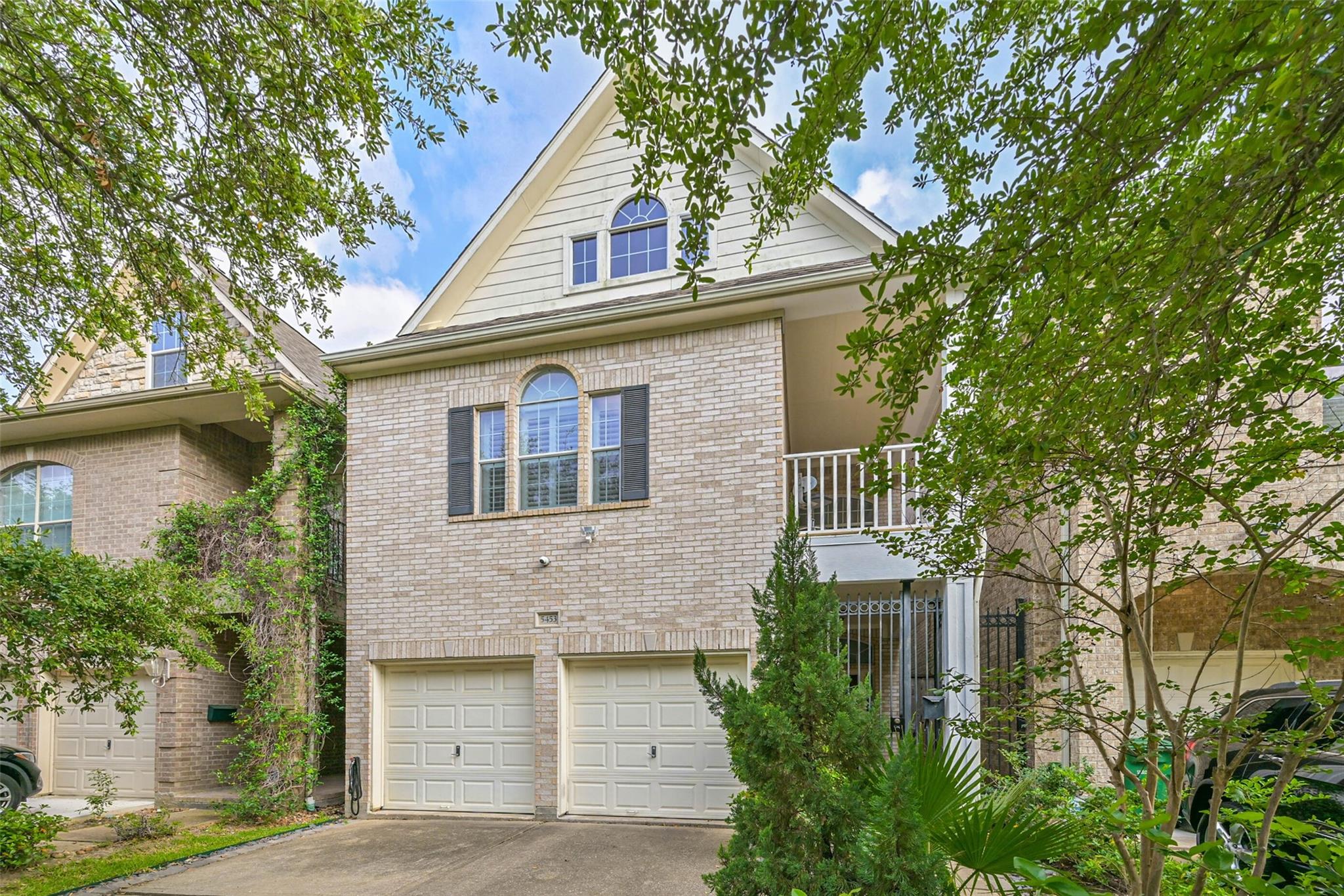 5453 Fairdale Lane
