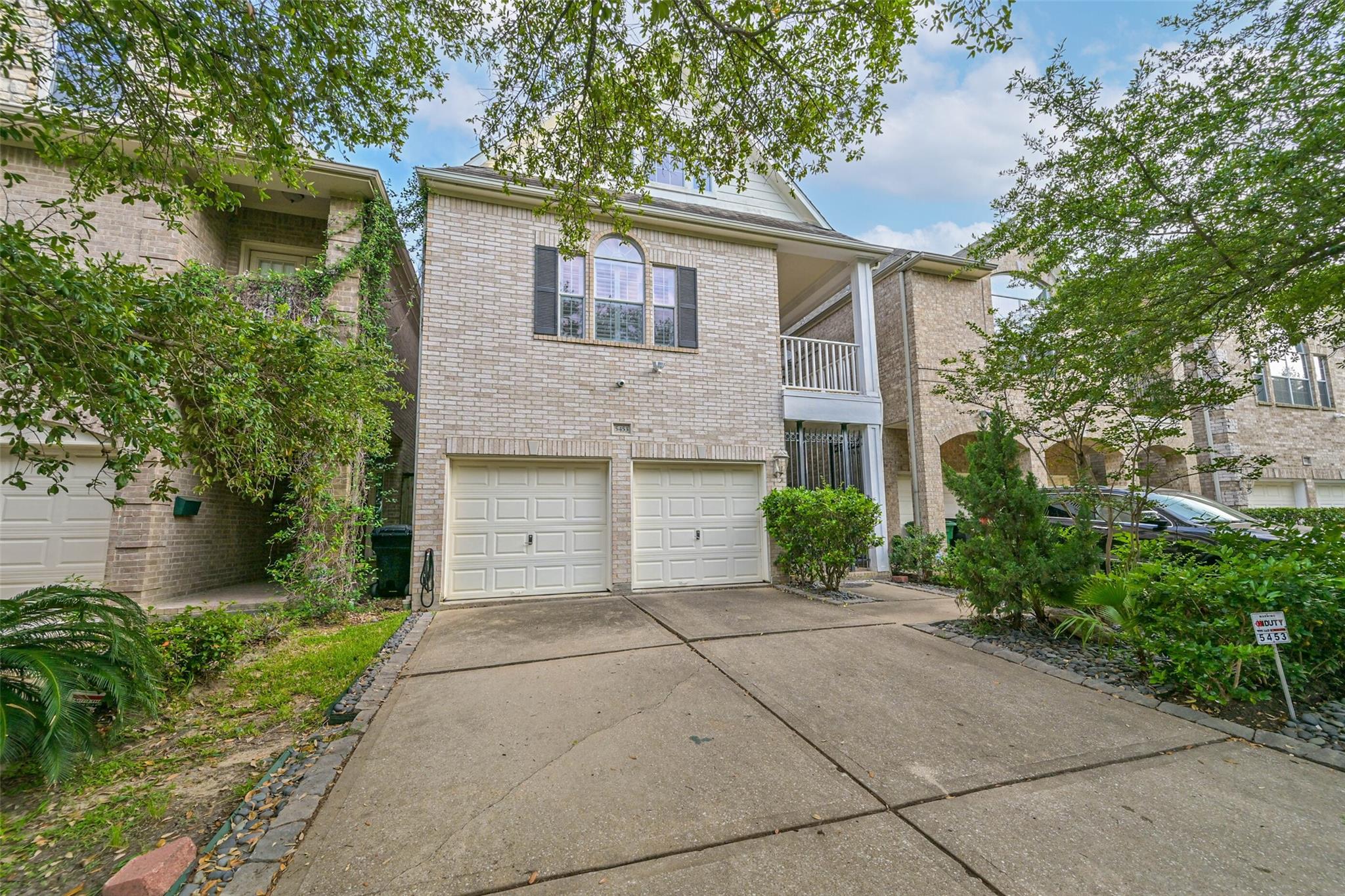 5453 Fairdale Lane