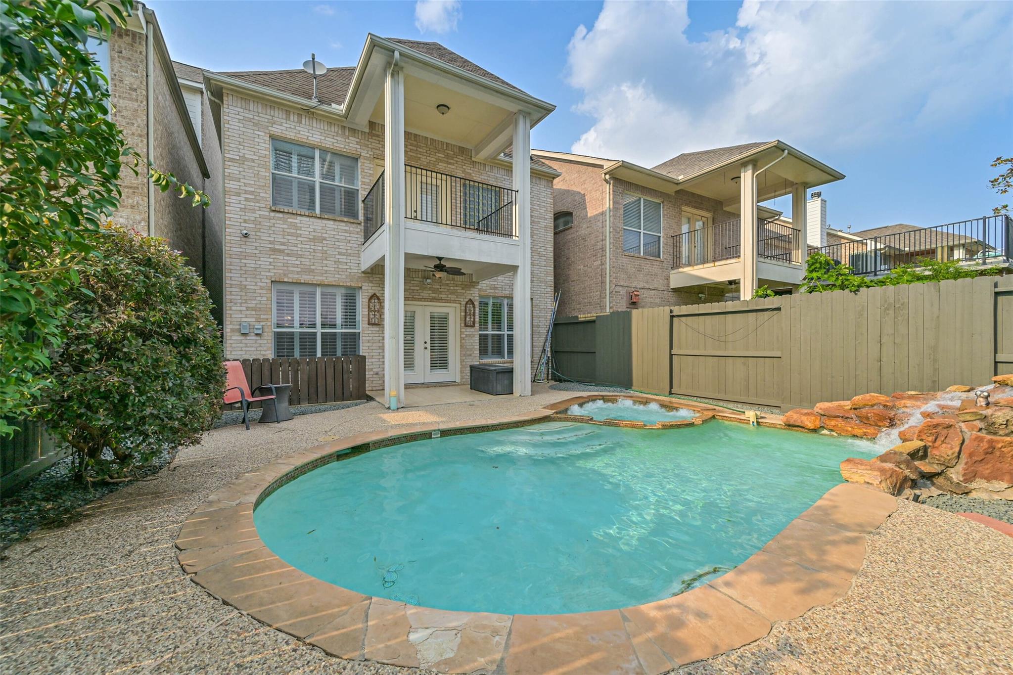 5453 Fairdale Lane