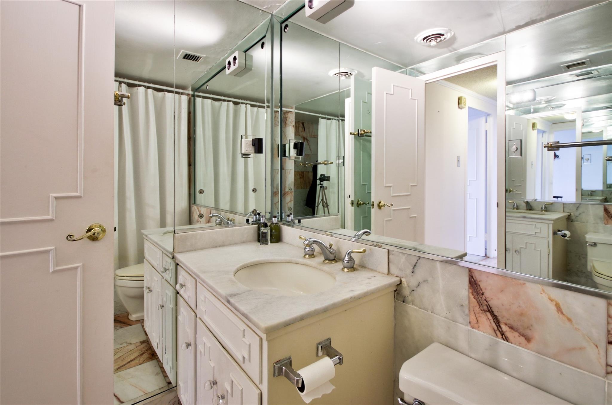 2701 Westheimer Road # 7H