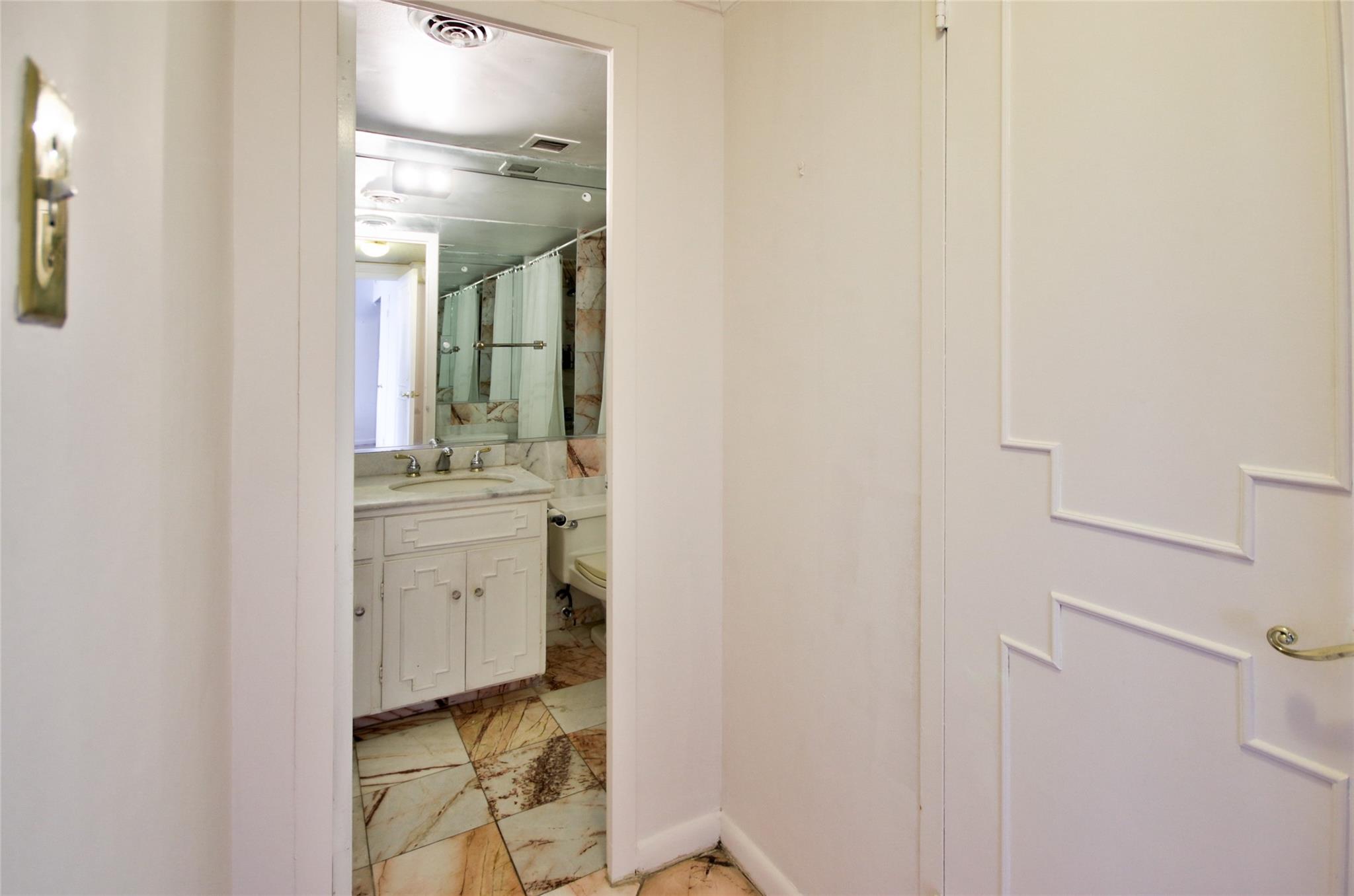 2701 Westheimer Road # 7H