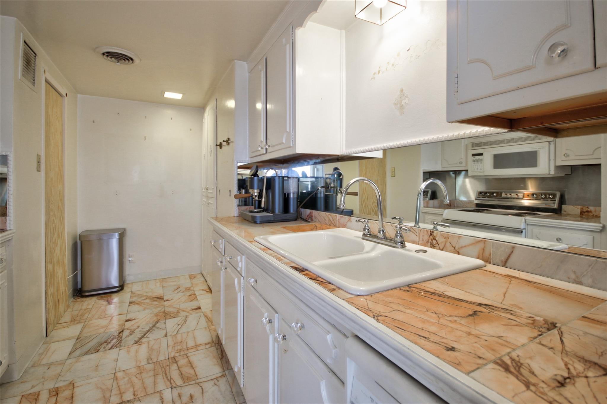 2701 Westheimer Road # 7H