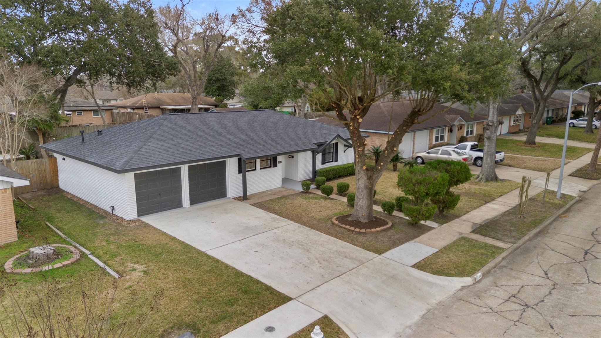 5734 Farwell Drive
