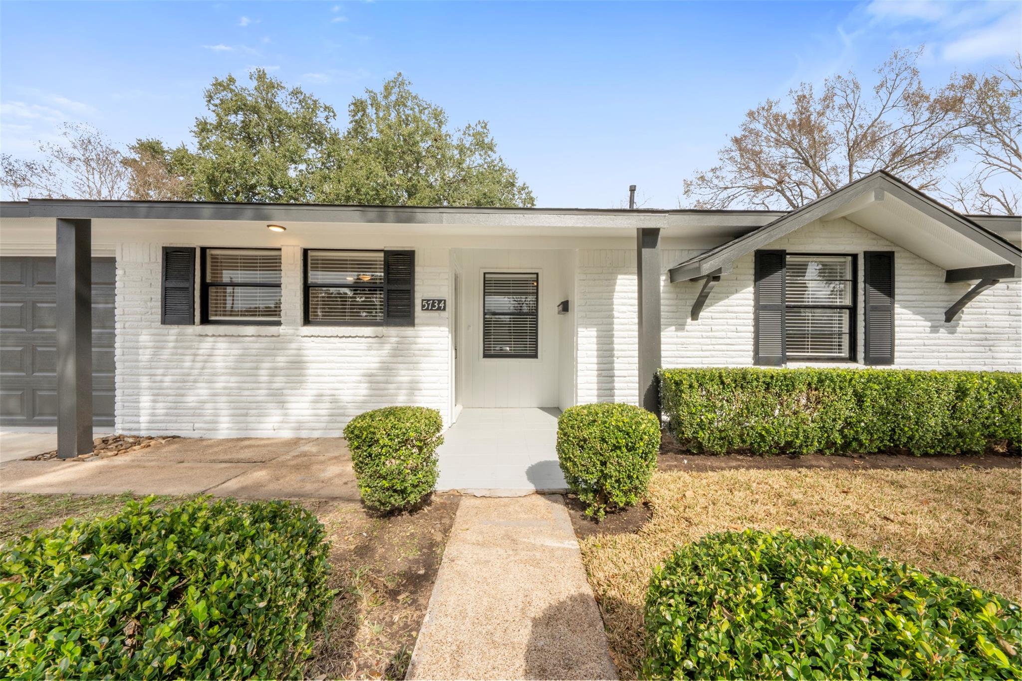 5734 Farwell Drive