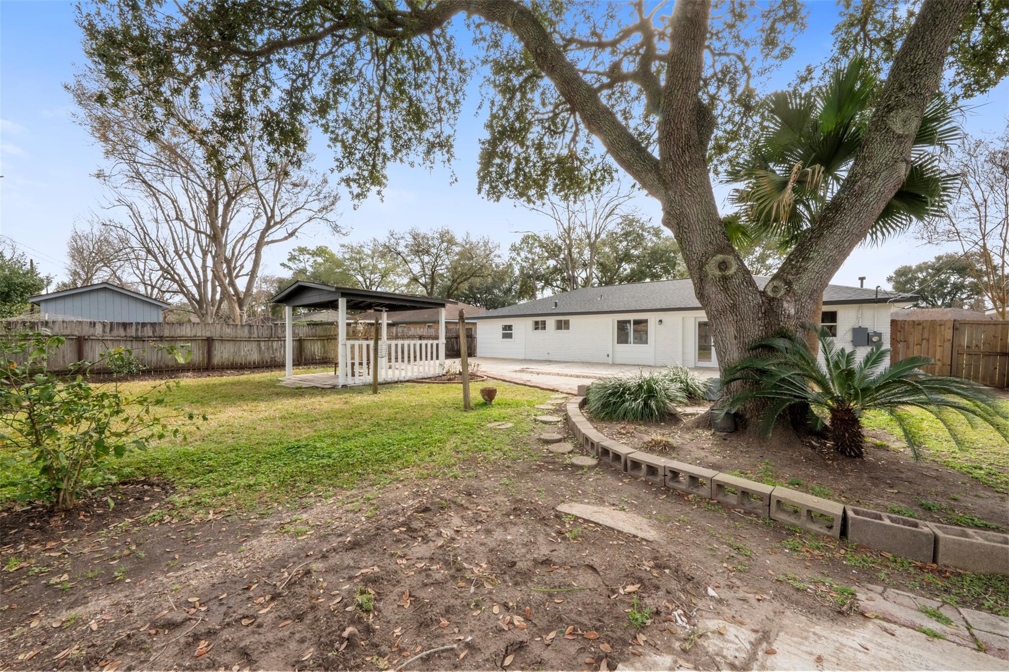 5734 Farwell Drive